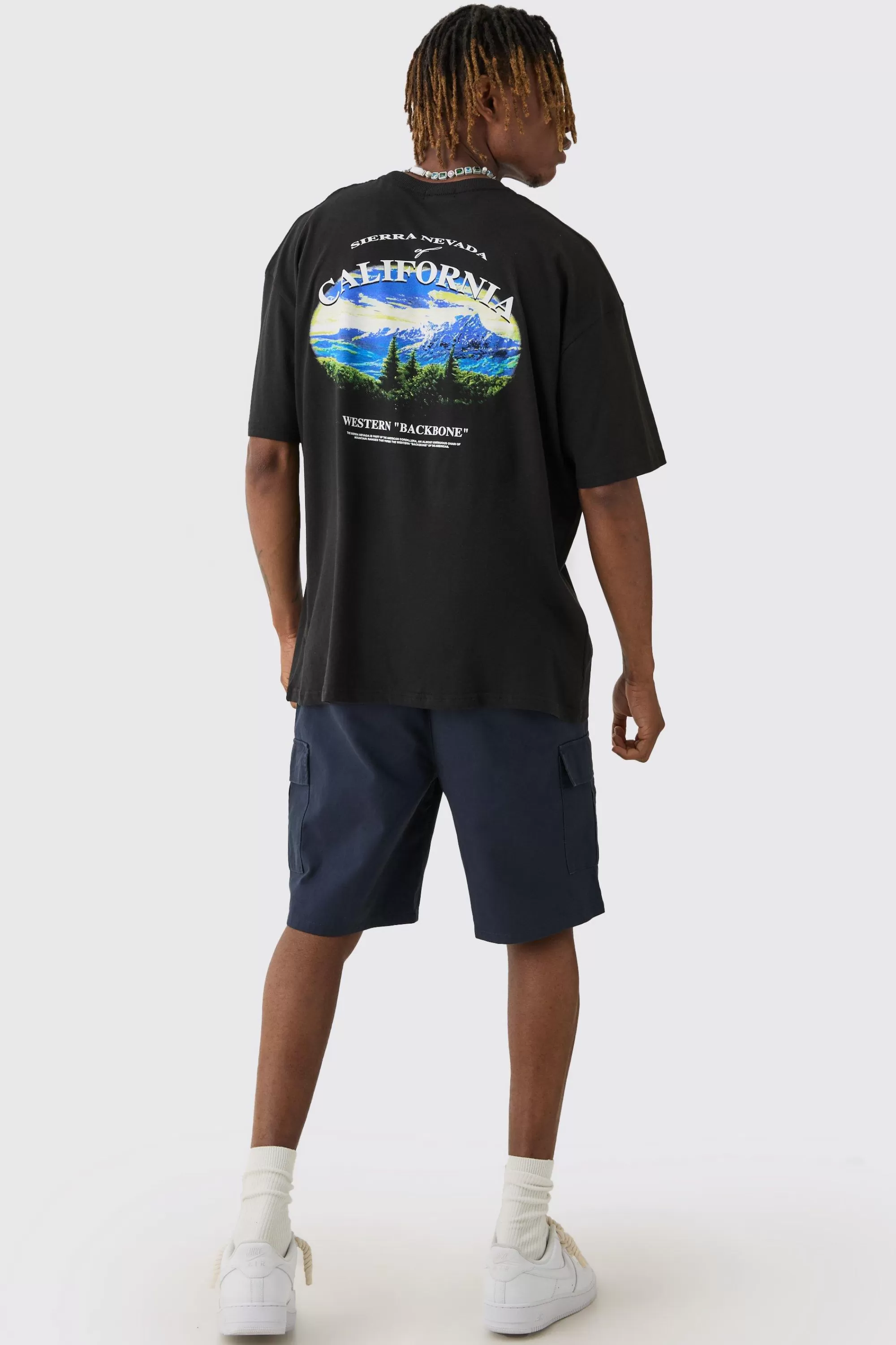 boohooMAN Tall Elasticated Waist Relaxed Fit Cargo Shorts | UK
