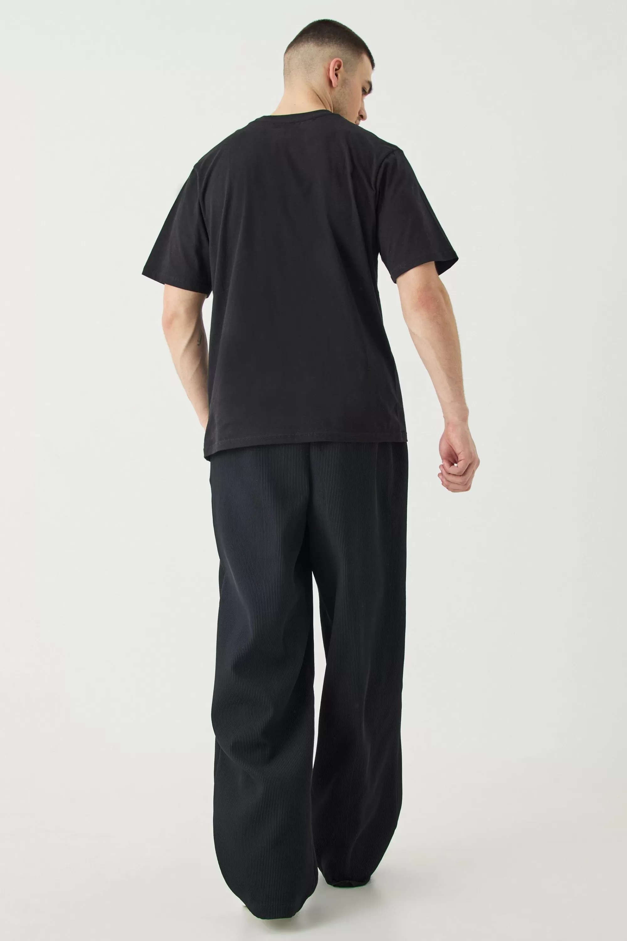 boohooMAN Tall Elasticated Waist Wide Leg Pleated Pintuck Seam Trouser | UK
