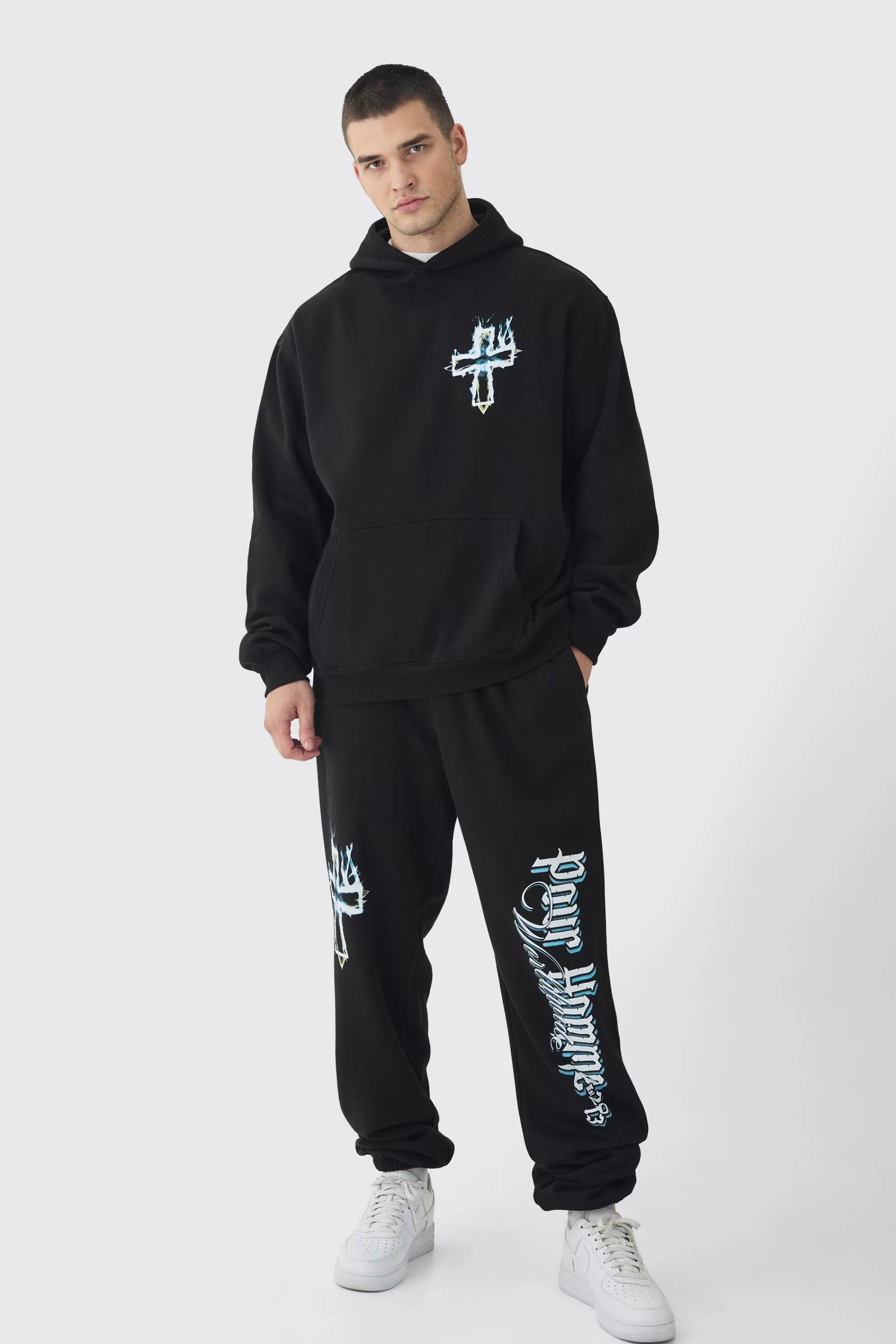 boohooMAN Tall Pour Homme Gothic Cross Tracksuit | UK