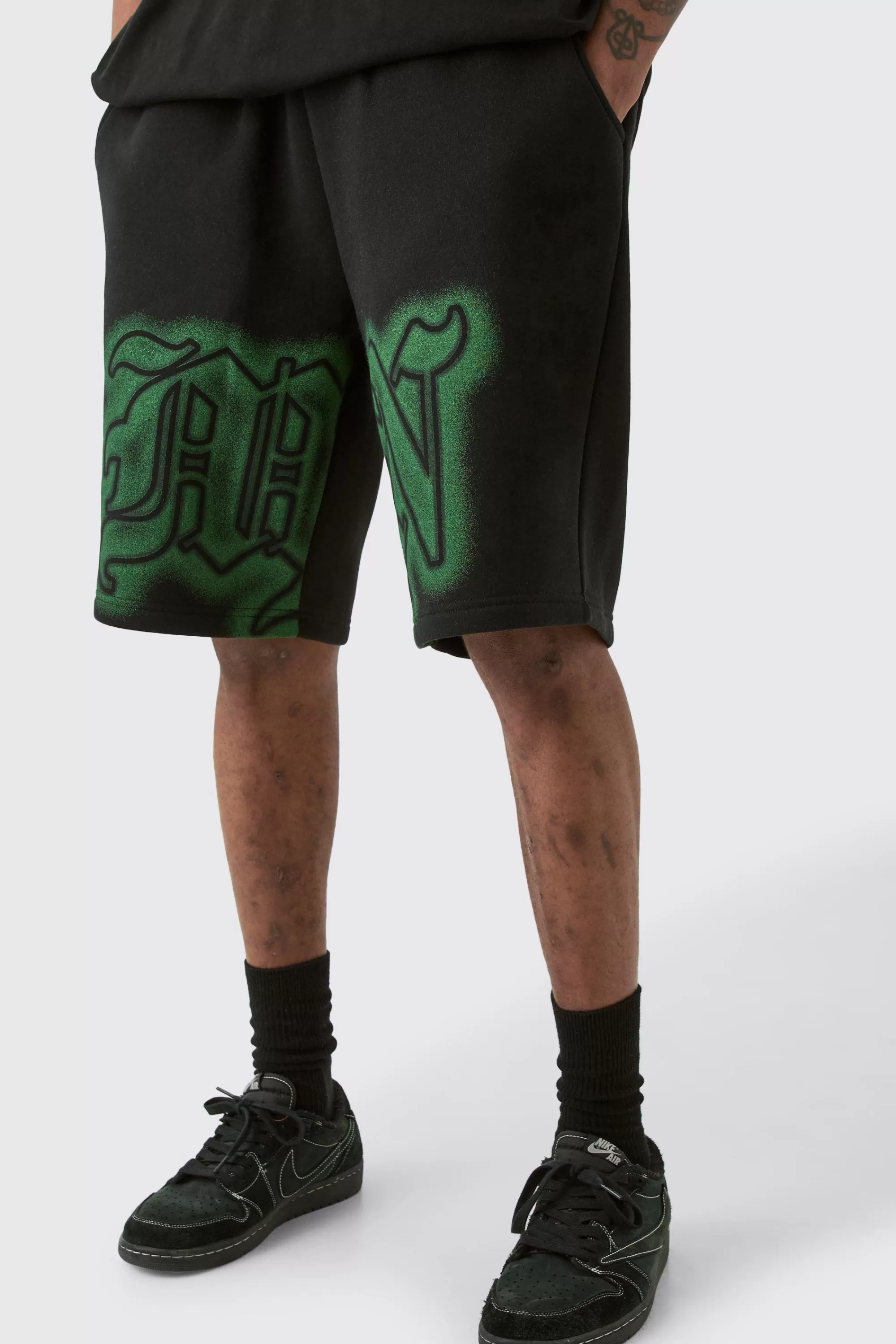 boohooMAN Tall Relaxed Gothic Man Grafitti Spray Short | UK
