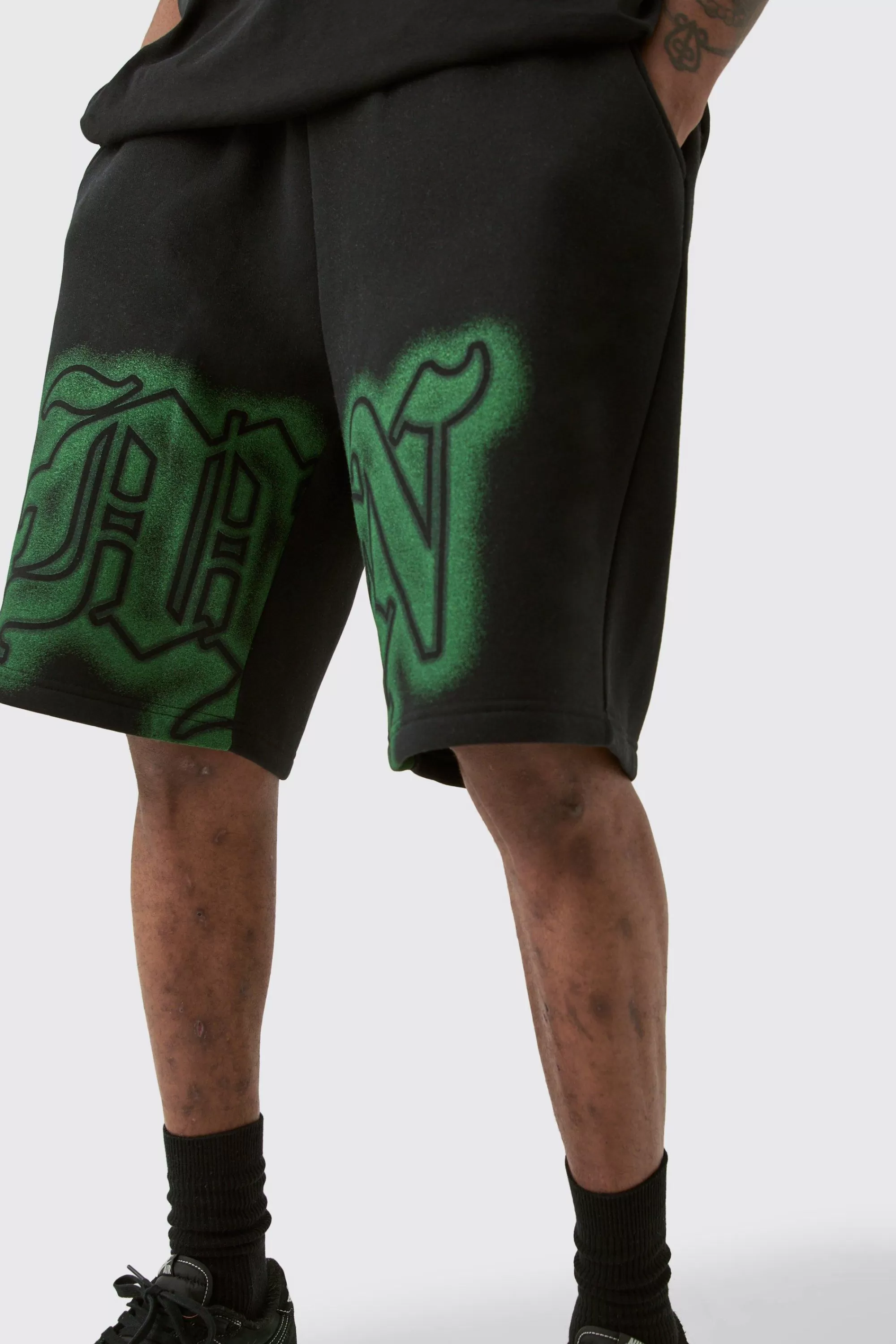 boohooMAN Tall Relaxed Gothic Man Grafitti Spray Short | UK