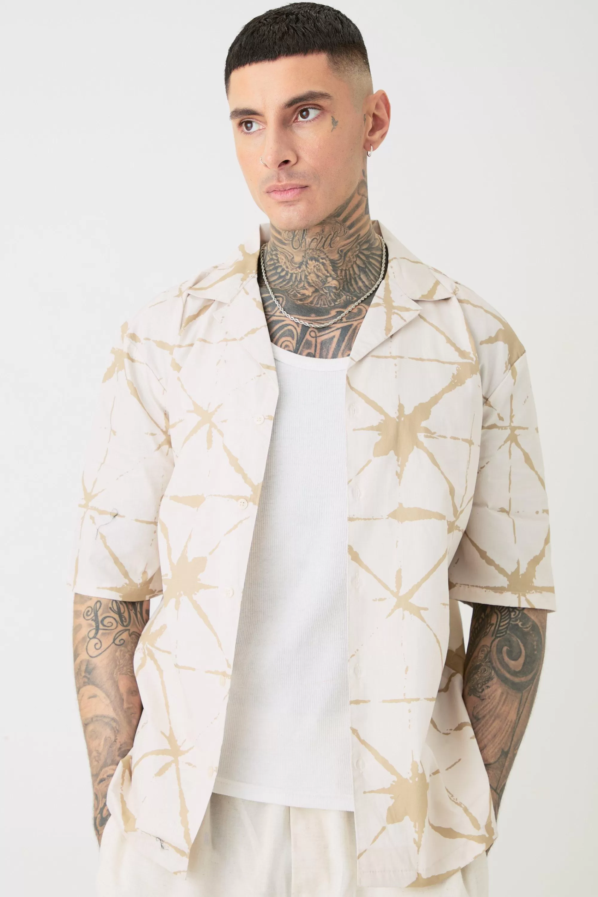 boohooMAN Tall Short Sleeve Drop Revere Abstract Poplin Print Shirt | UK