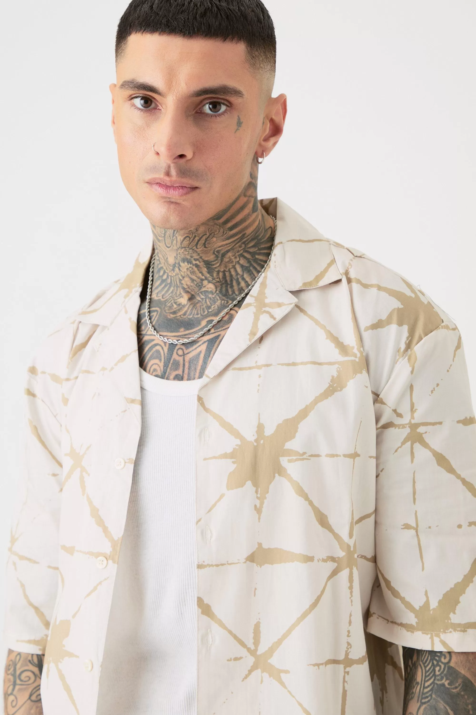 boohooMAN Tall Short Sleeve Drop Revere Abstract Poplin Print Shirt | UK