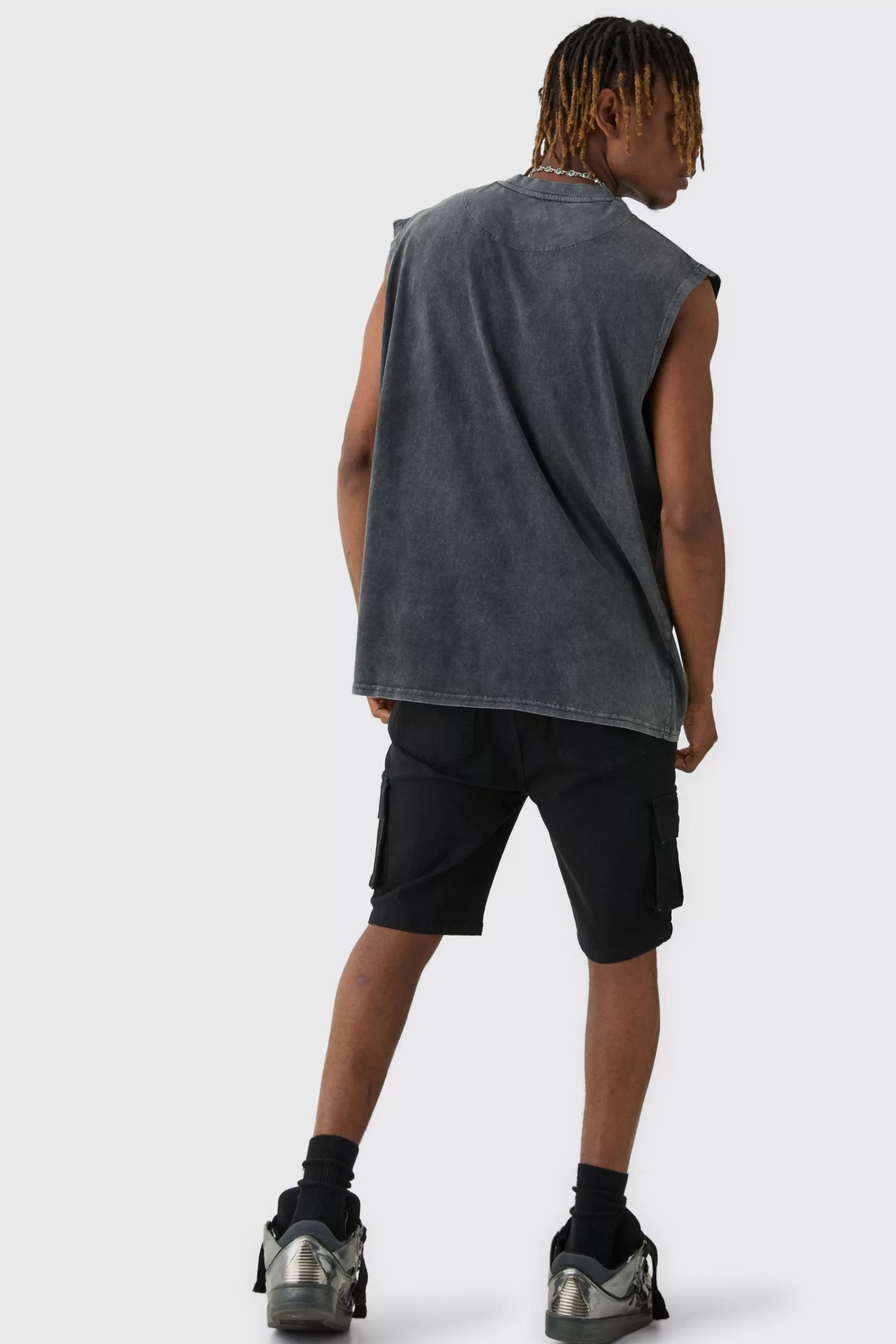 boohooMAN Tall Skinny Stretch Cargo Denim Shorts In Black | UK