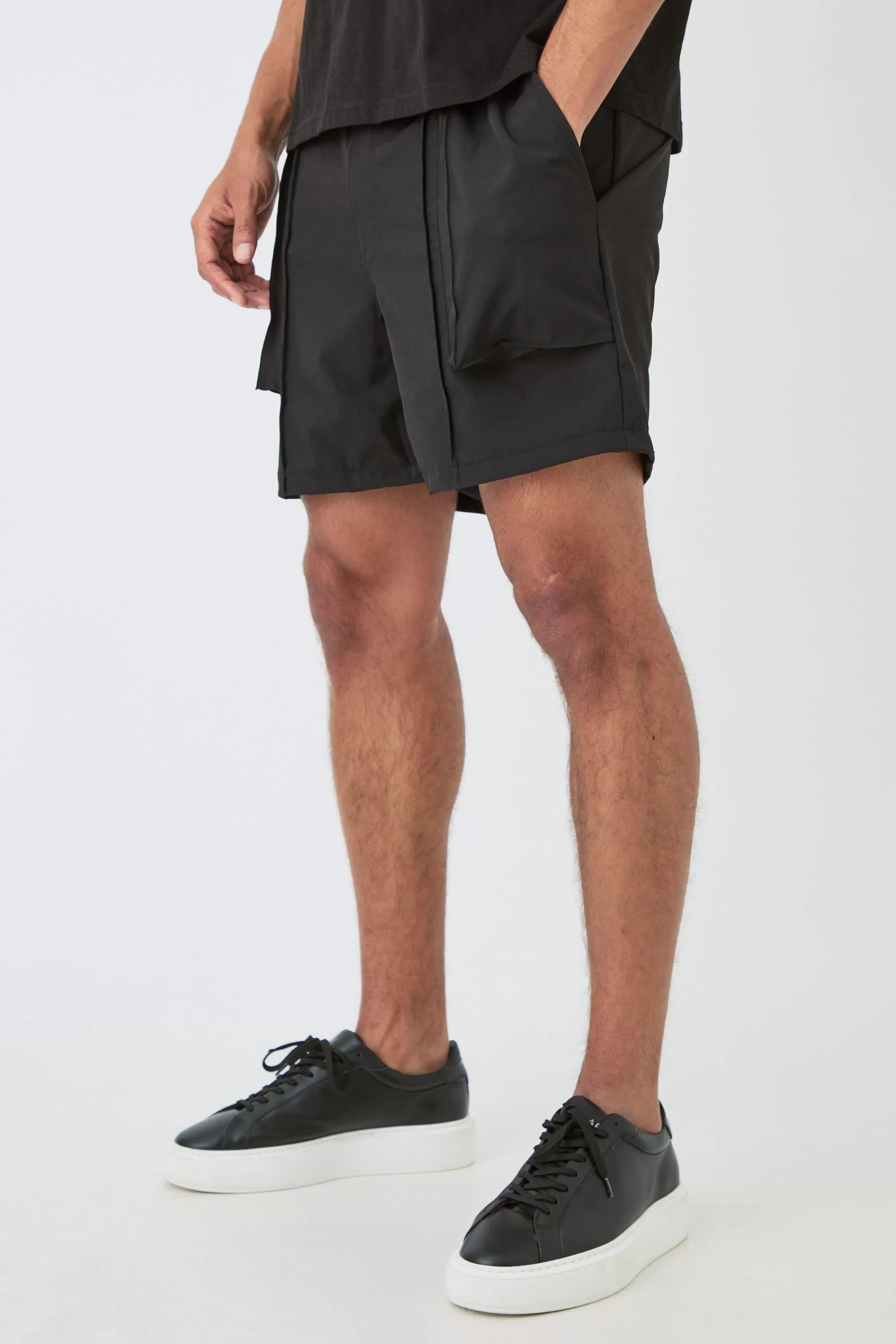 boohooMAN Technical Stretch Smart Pleat Short | UK