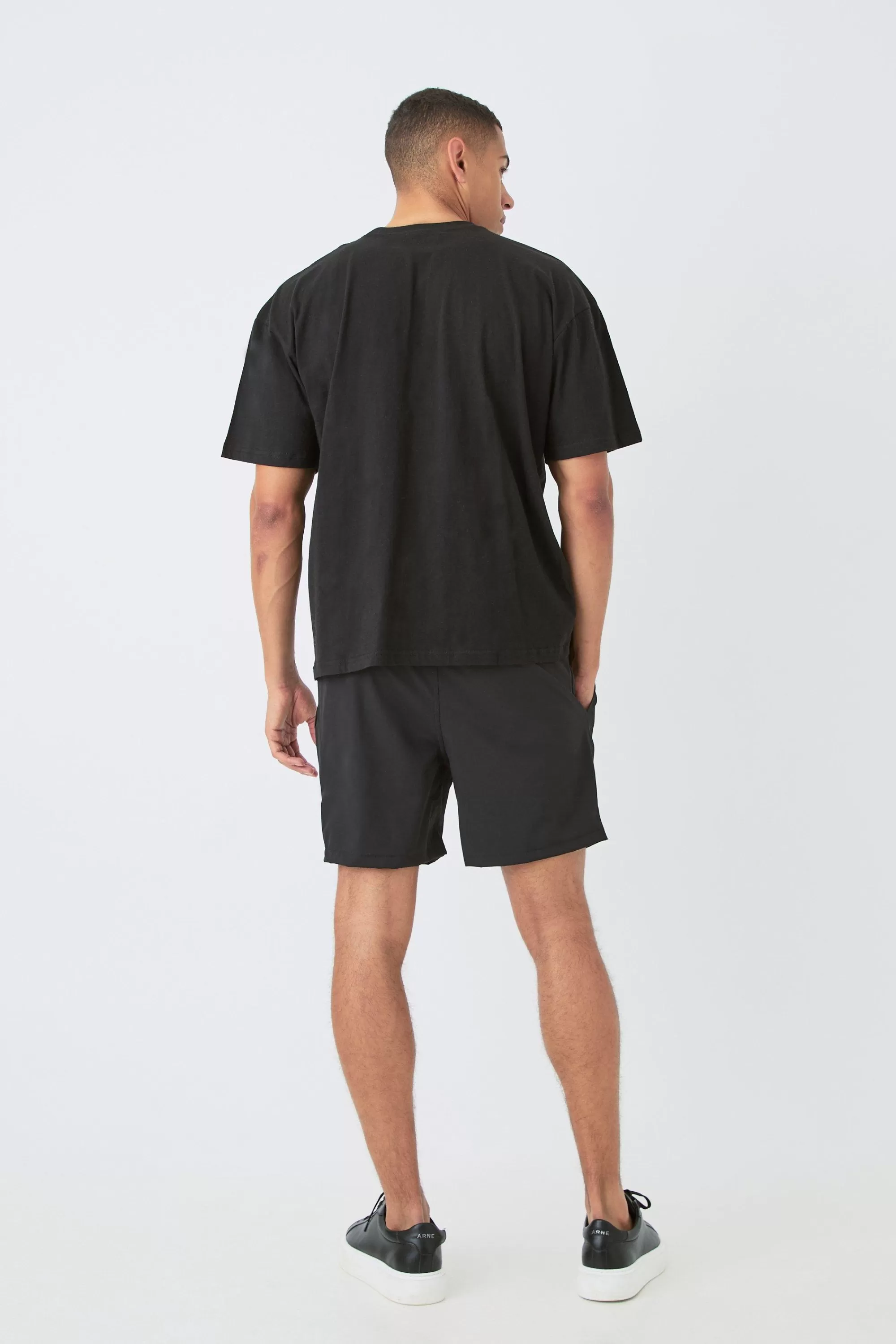 boohooMAN Technical Stretch Smart Pleat Short | UK