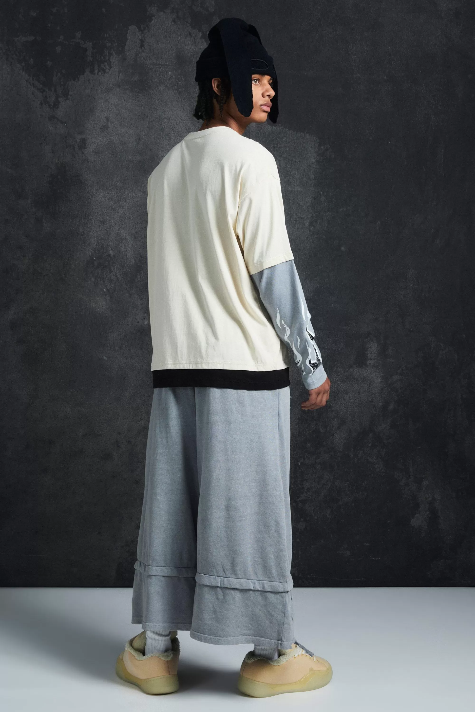 boohooMAN Trippie Redd Baggy Heavyweight Washed & Distressed Jort | UK