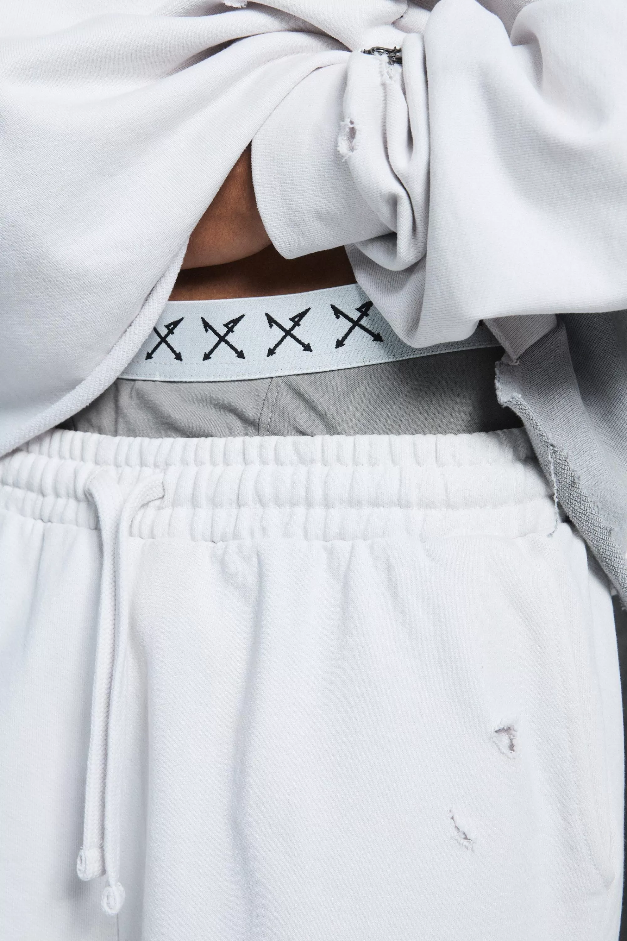 boohooMAN Trippie Redd Relaxed Washed & Distressed Double Waistband Long Length Short | UK