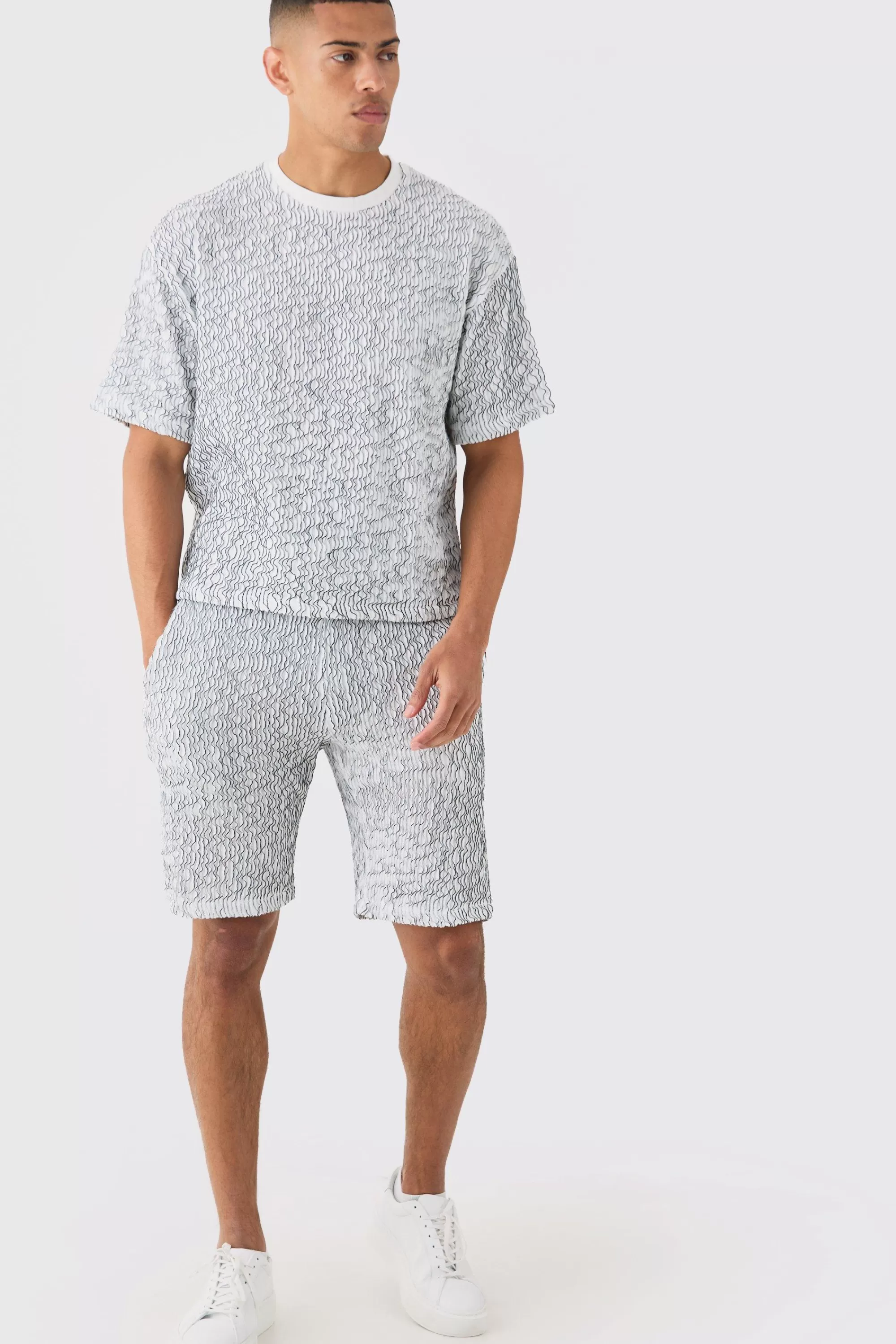 boohooMAN Two Tone Boxy Ripple Pleated T-shirt And Short | UK