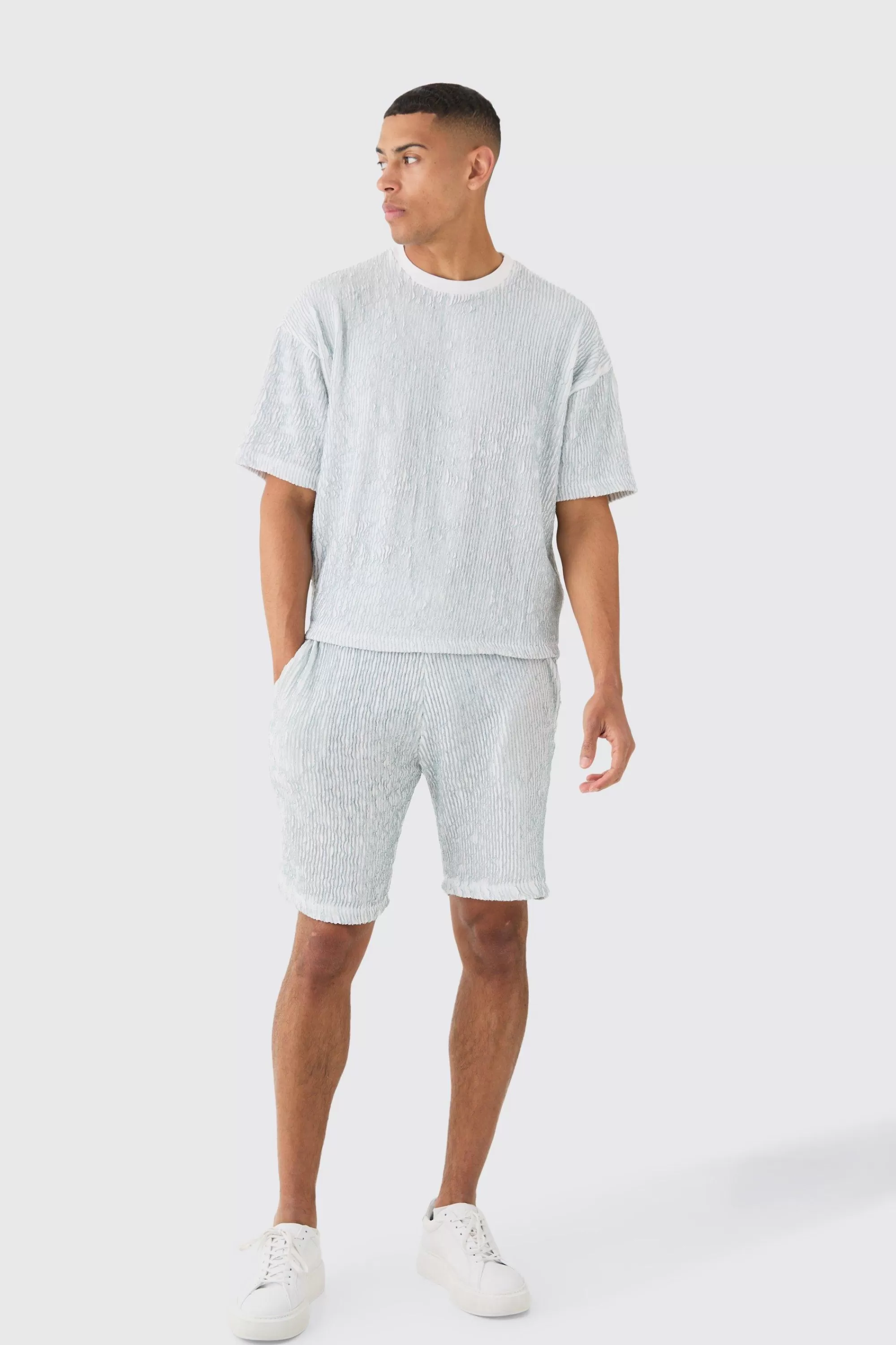 boohooMAN Two Tone Boxy Ripple Pleated T-shirt And Short | UK