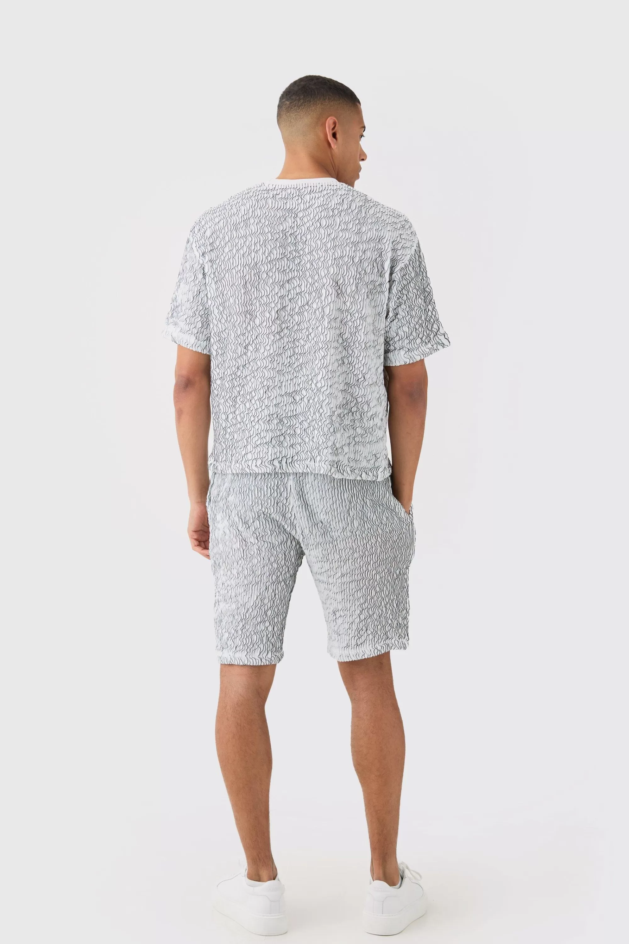 boohooMAN Two Tone Boxy Ripple Pleated T-shirt And Short | UK