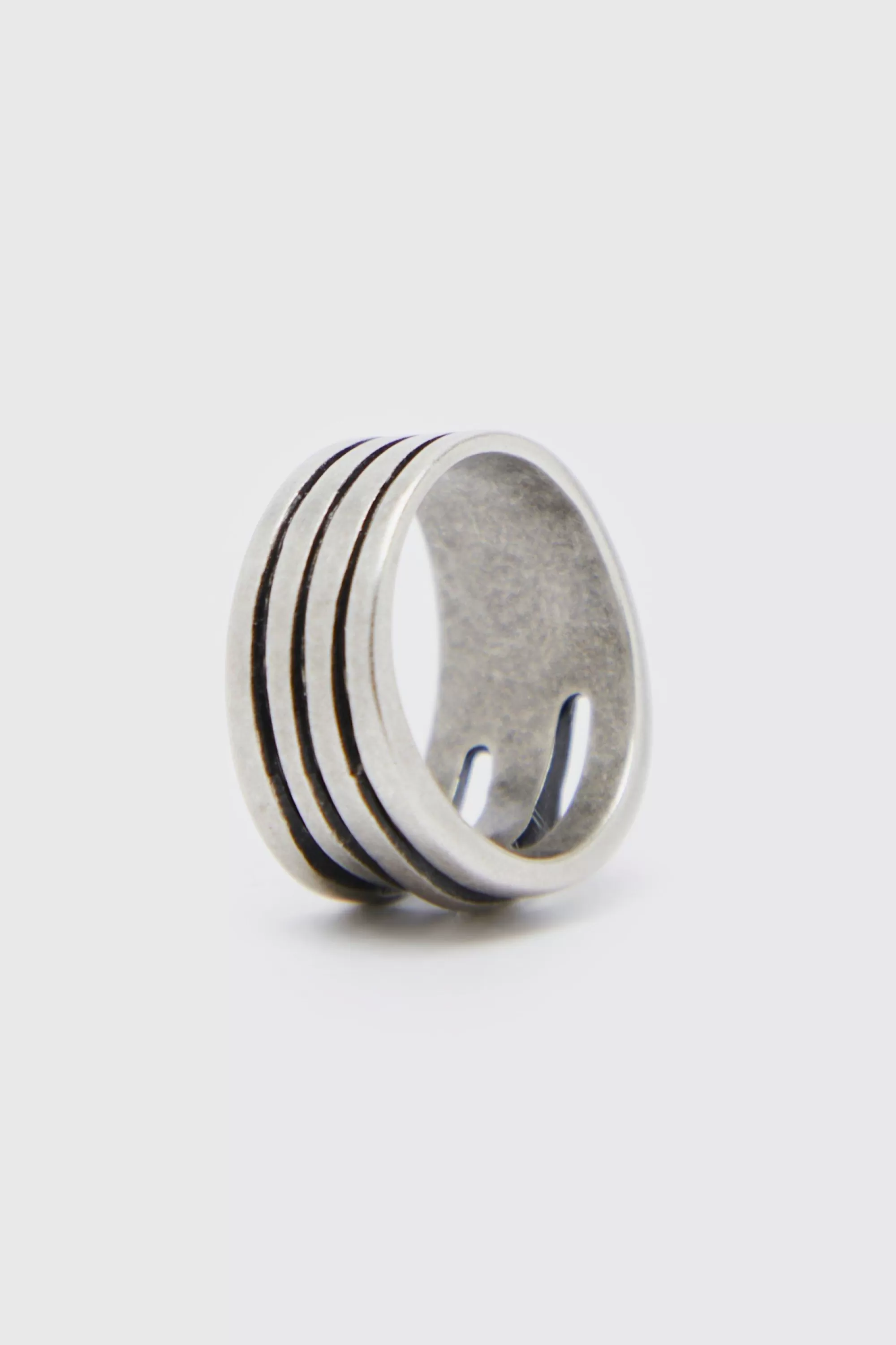 boohooMAN Wrapped Ring | UK