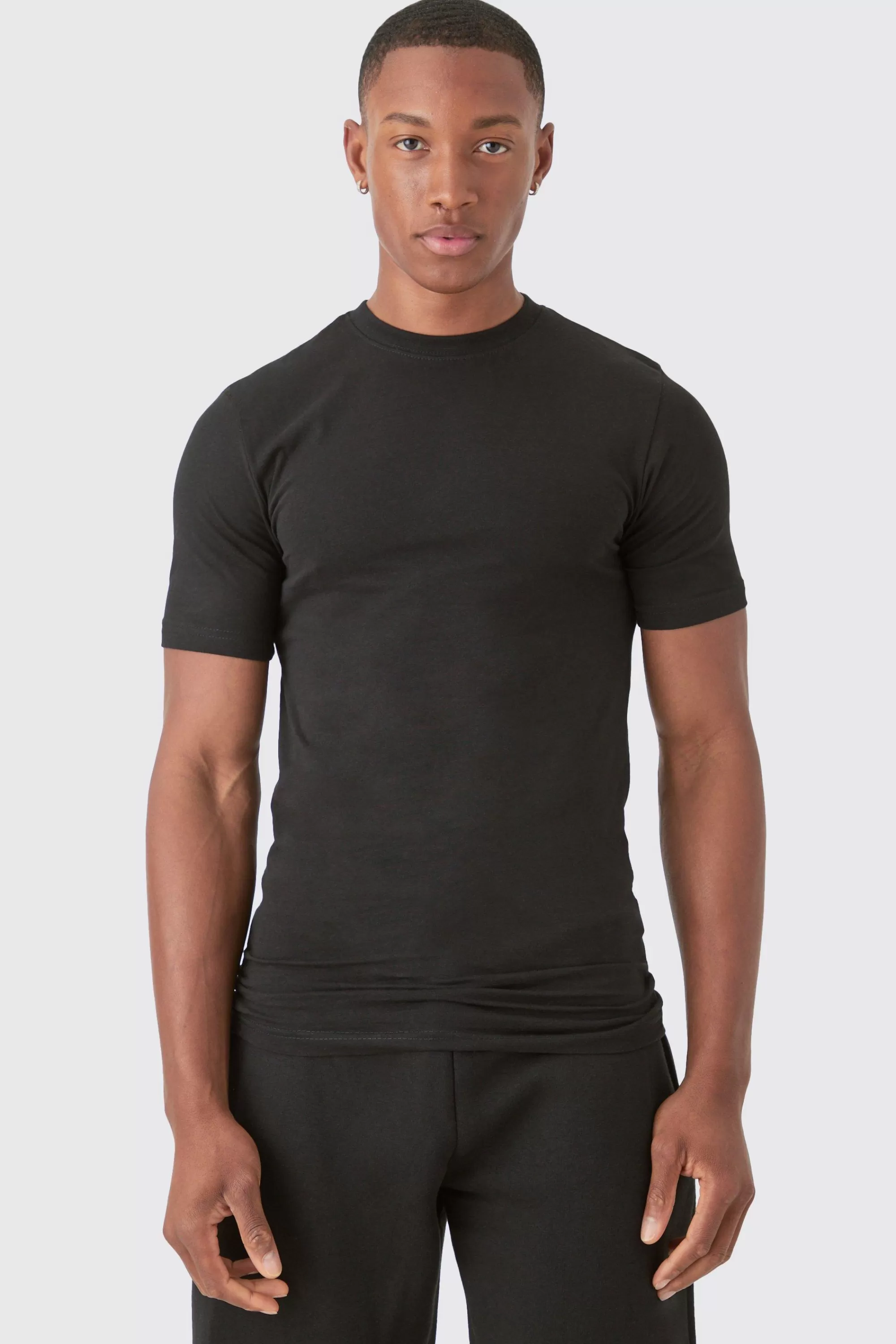 boohooMAN Basic Muscle Fit T-shirt | UK black Outlet