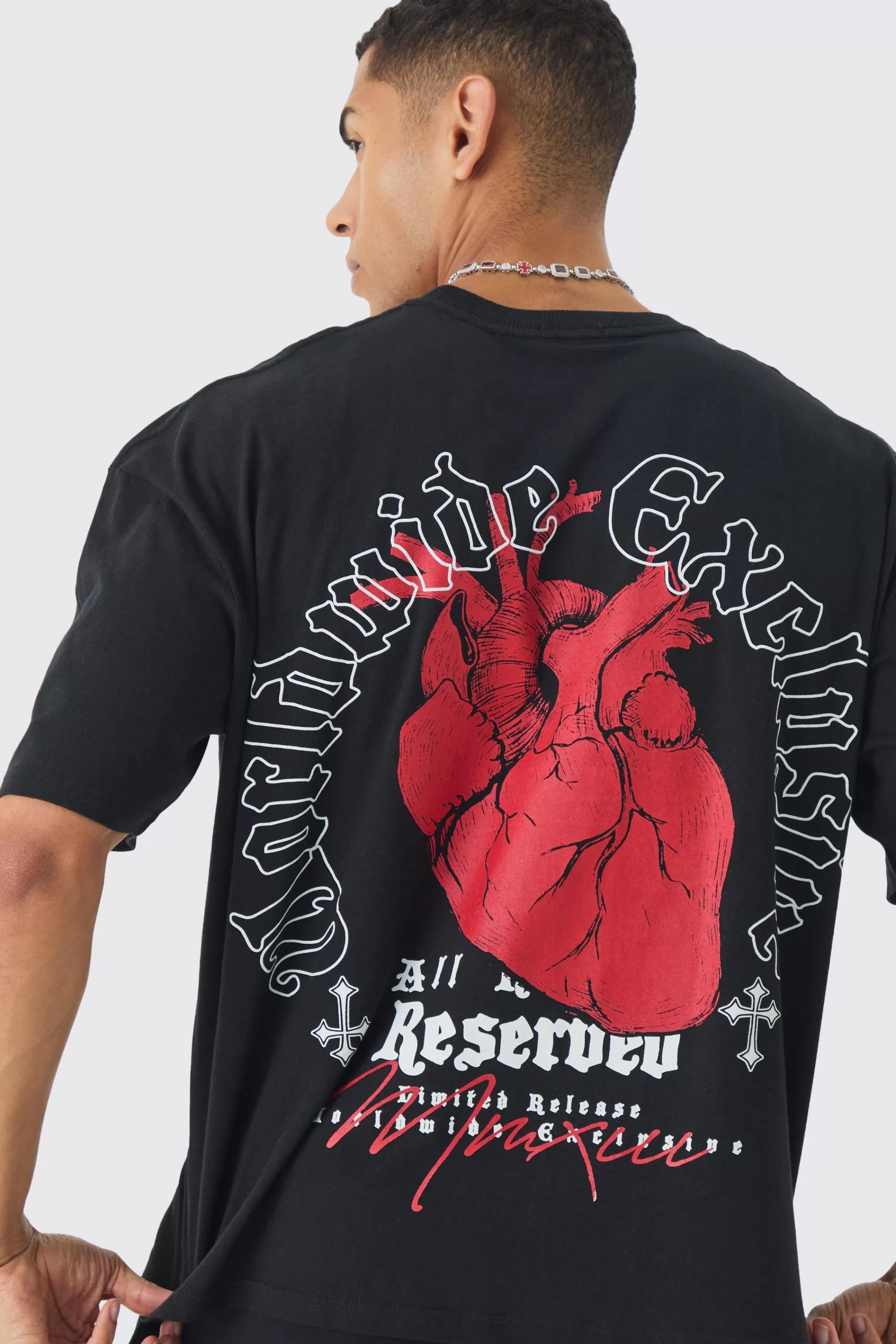 boohooMAN Boxy Heart Renaissance Large Scale Back Print T-Shirt | UK black Best Sale