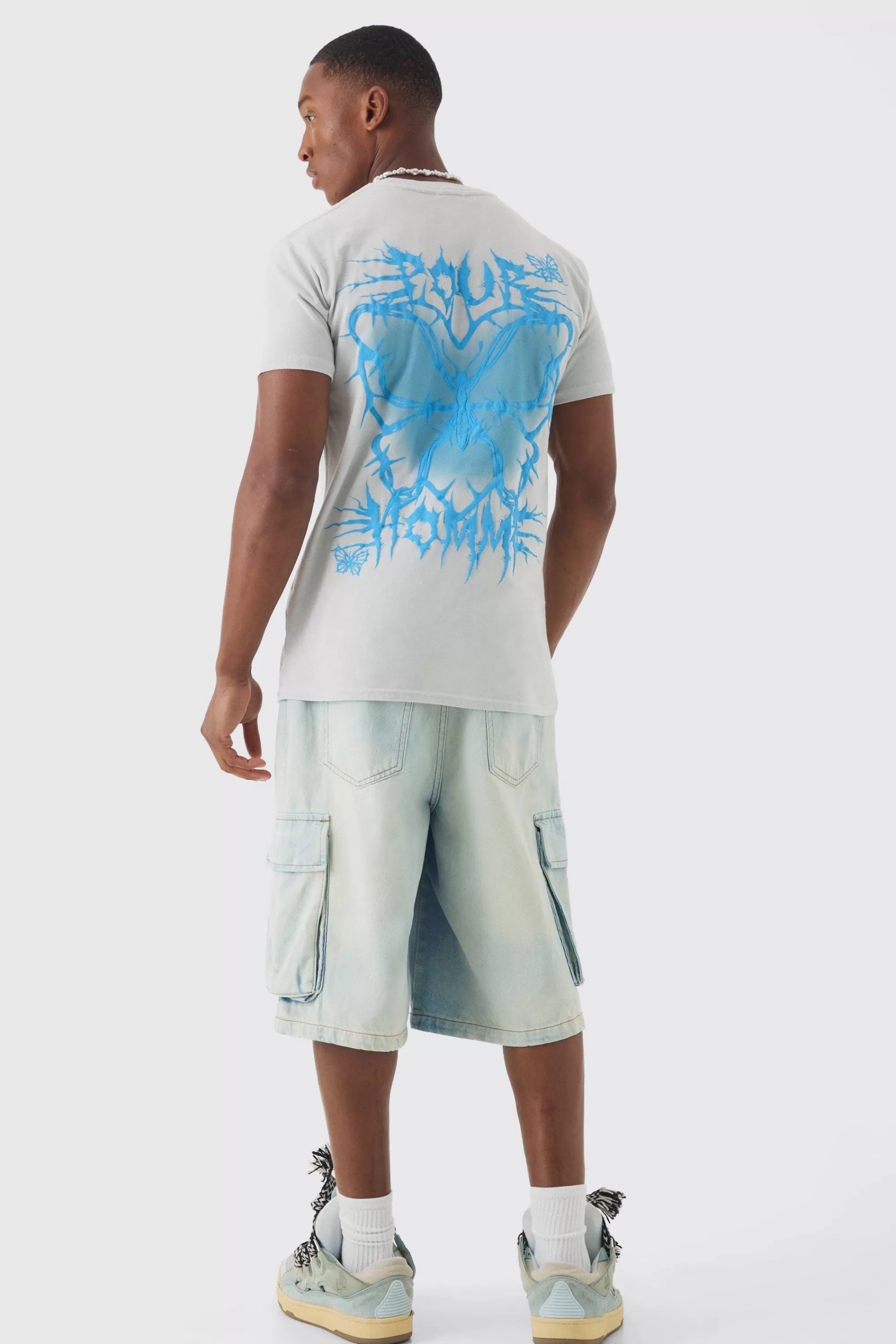 boohooMAN Loose Gothic Butterfly Chest Print T-shirt | UK light grey Cheap