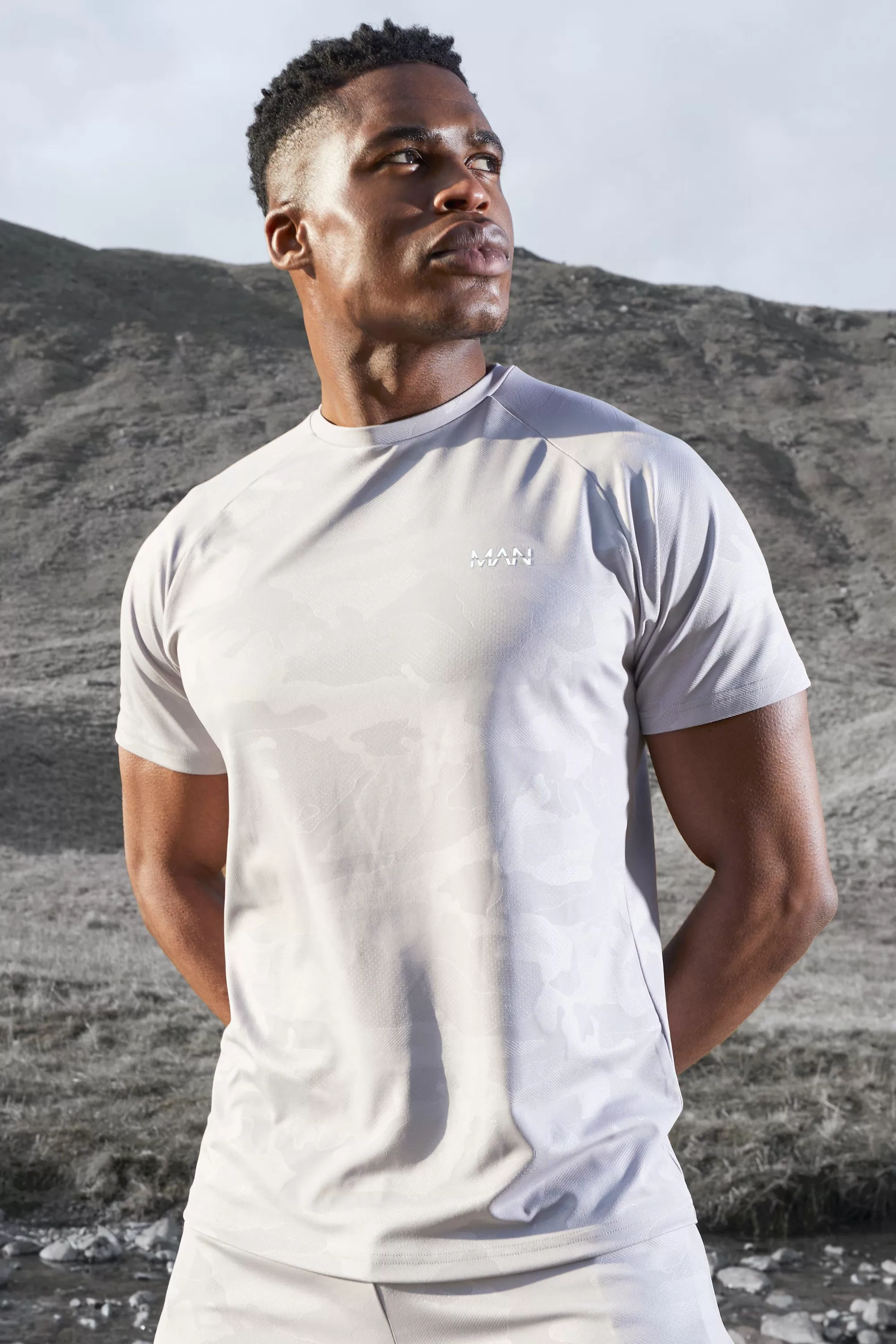 boohooMAN Man Active Camo Raglan Performance Regular Fit T-shirt | UK grey New