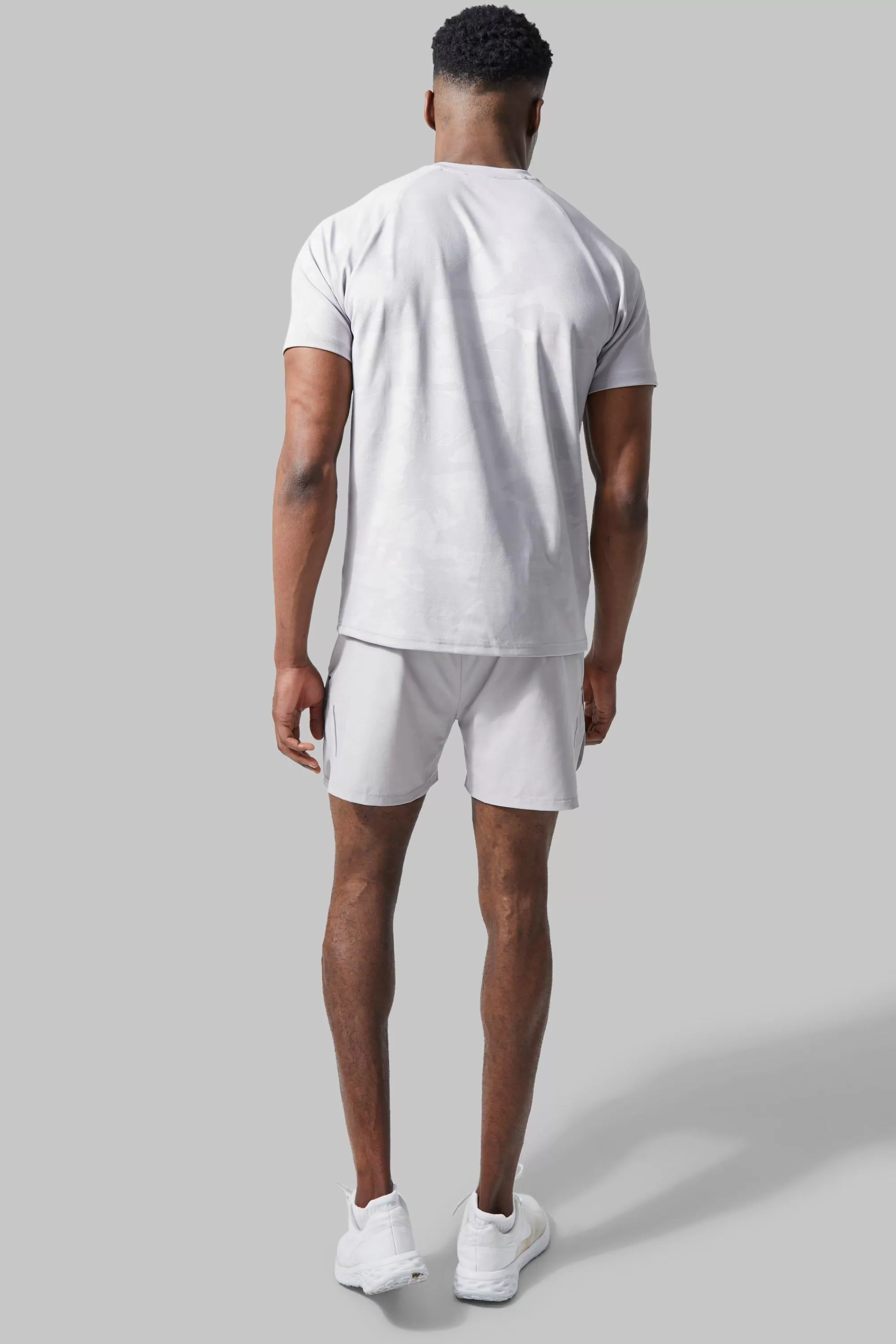 boohooMAN Man Active Camo Raglan Performance Regular Fit T-shirt | UK grey New