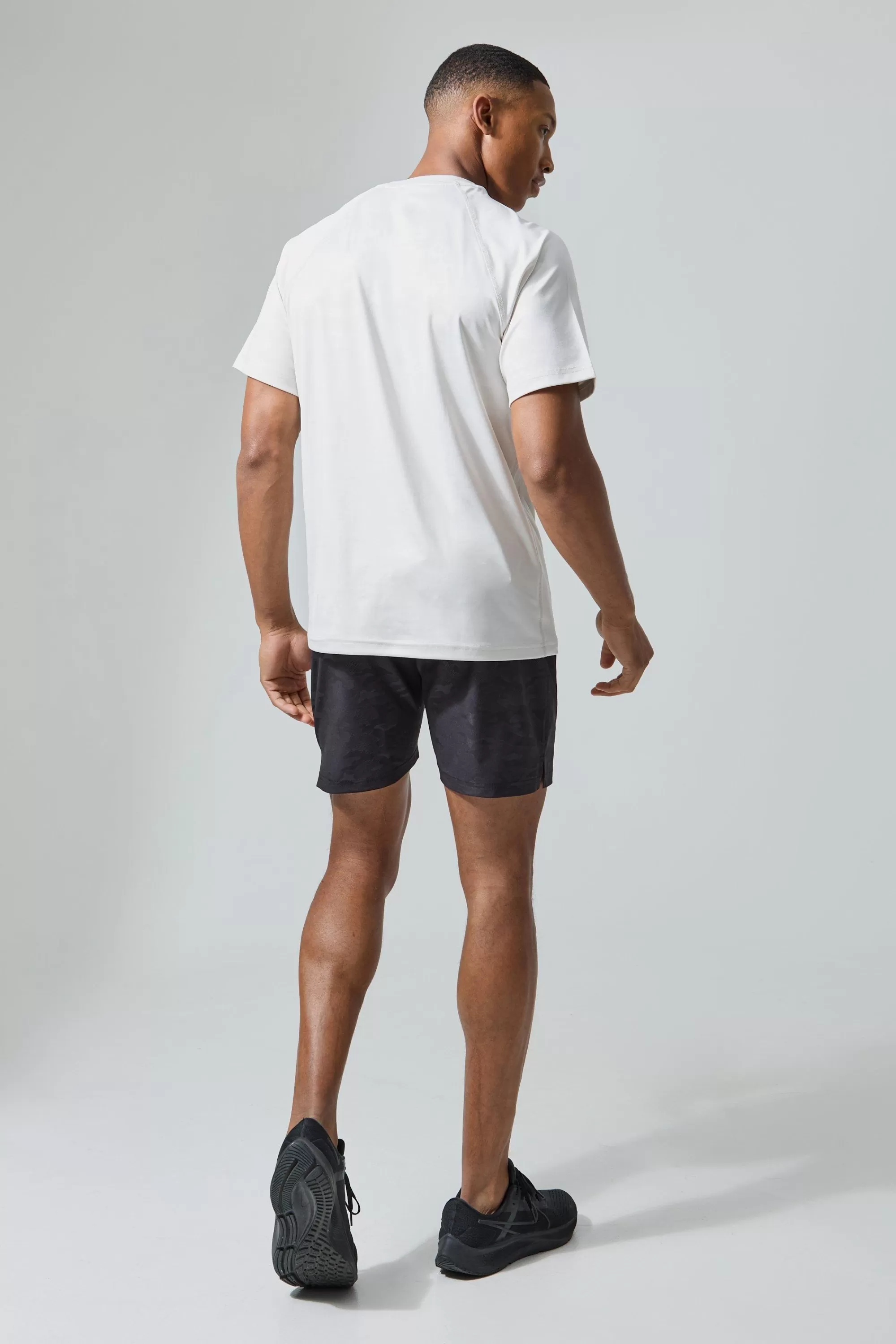 boohooMAN Man Active Camo Raglan Reg Fit T-shirt | UK light grey Fashion