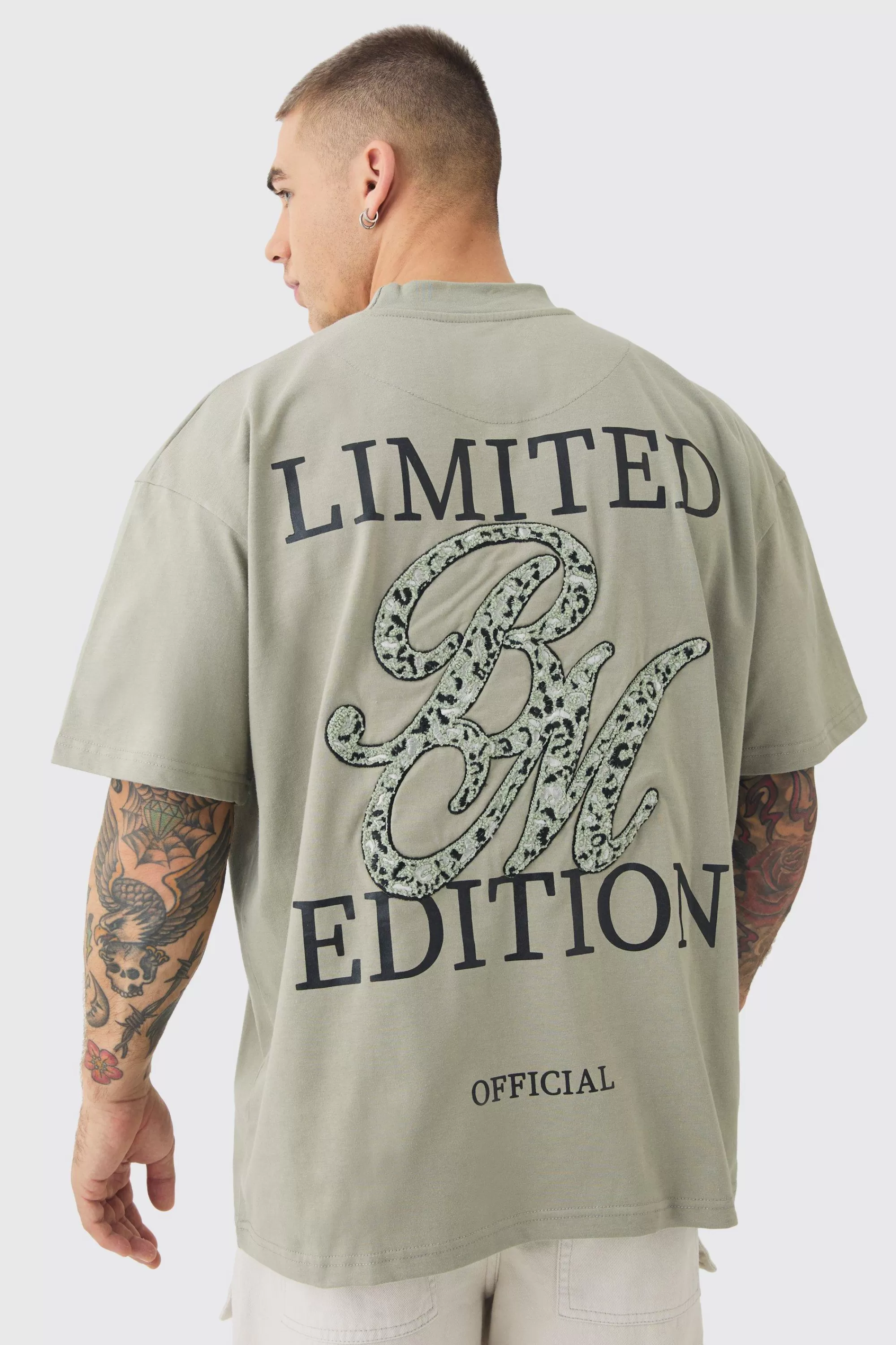 boohooMAN Oversized Extended Neck Heavyweight Leopard Applique T-shirt | UK khaki Store