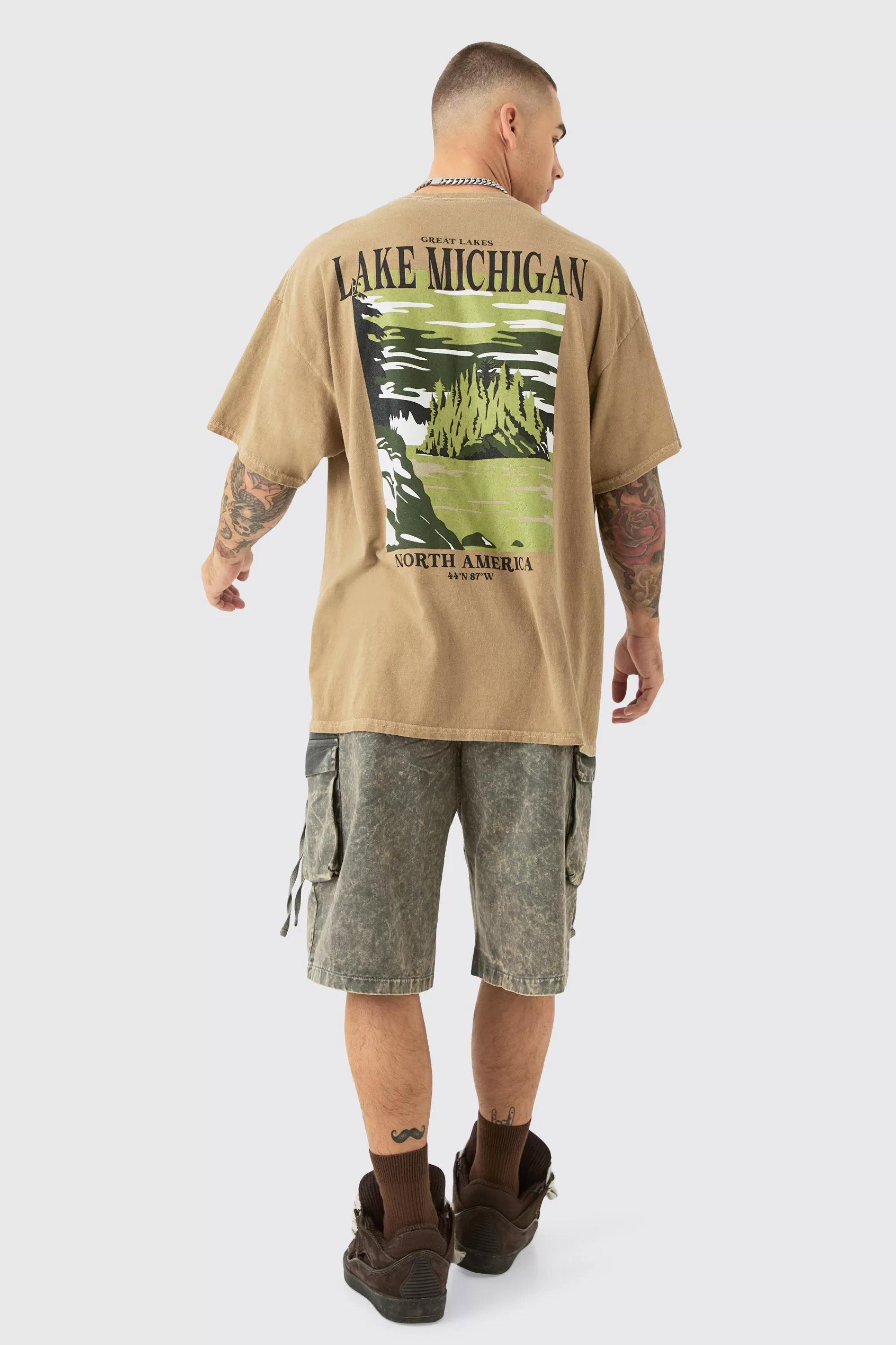 boohooMAN Oversized Washed Lake Michigan Back Printed T-shirt | UK light khaki Outlet