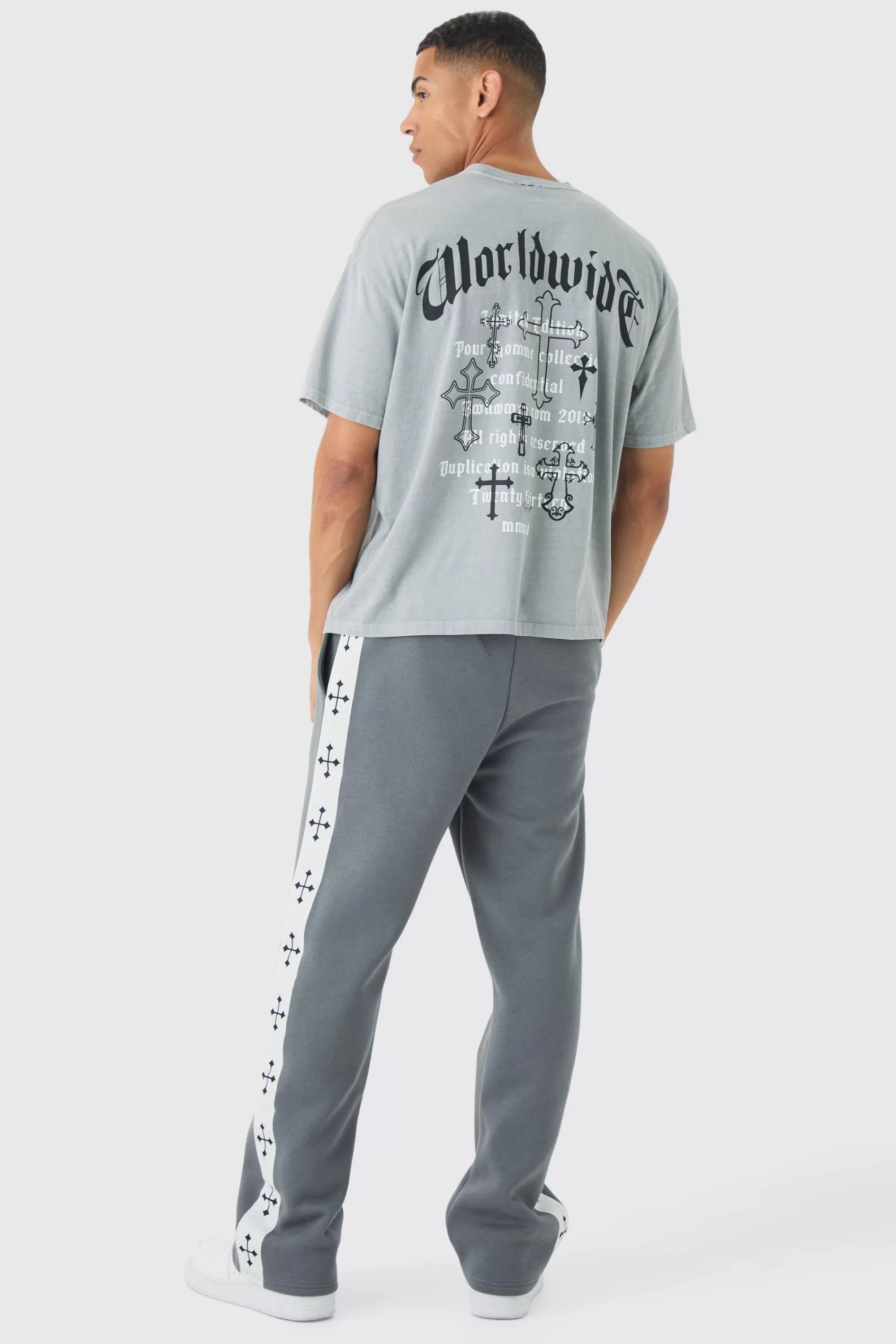 boohooMAN Oversized Washed Worldwide Cross Back Print T-Shirt | UK light grey Outlet