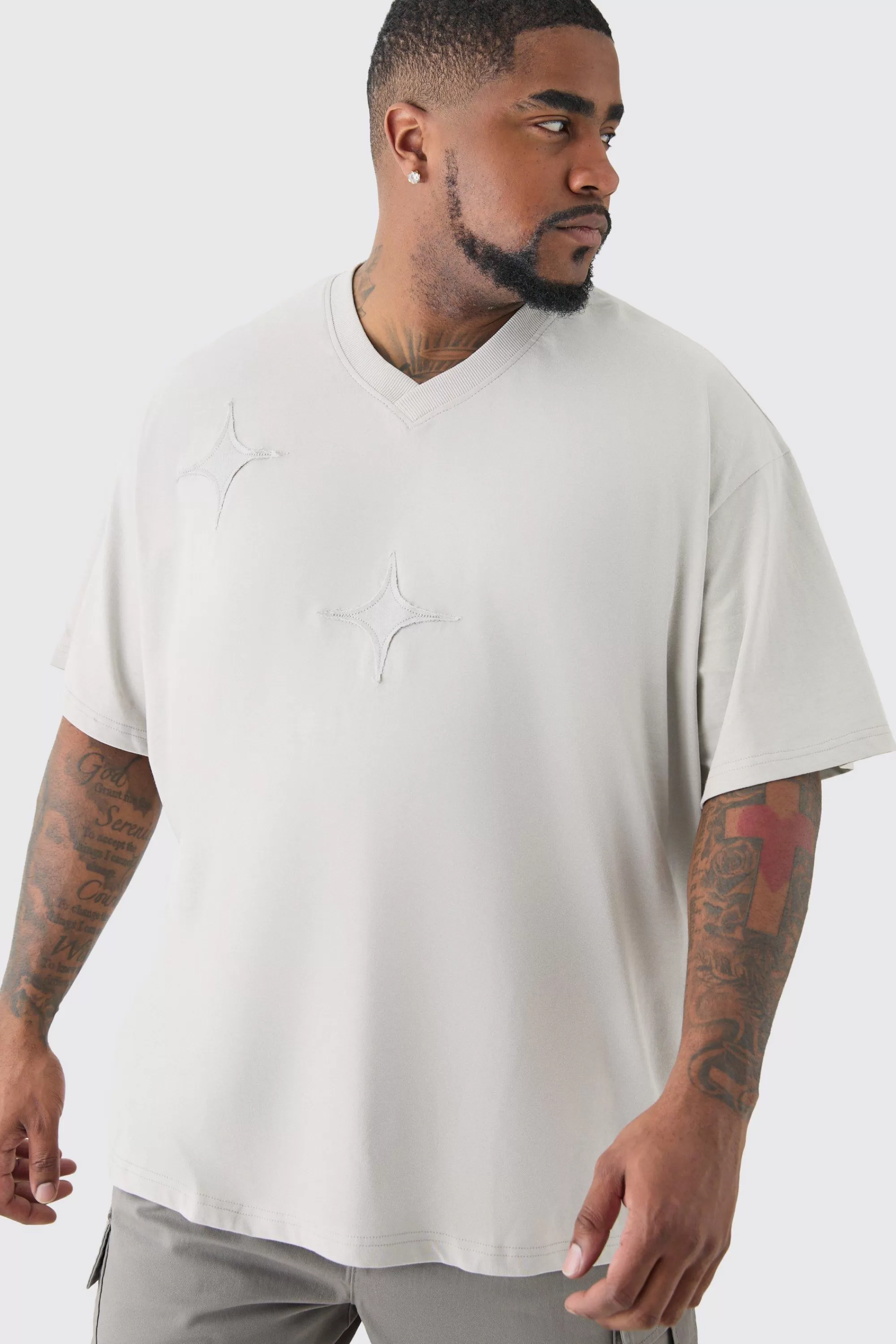 boohooMAN Plus Distressed Applique Loose V Neck T-shirt In | UK grey Fashion