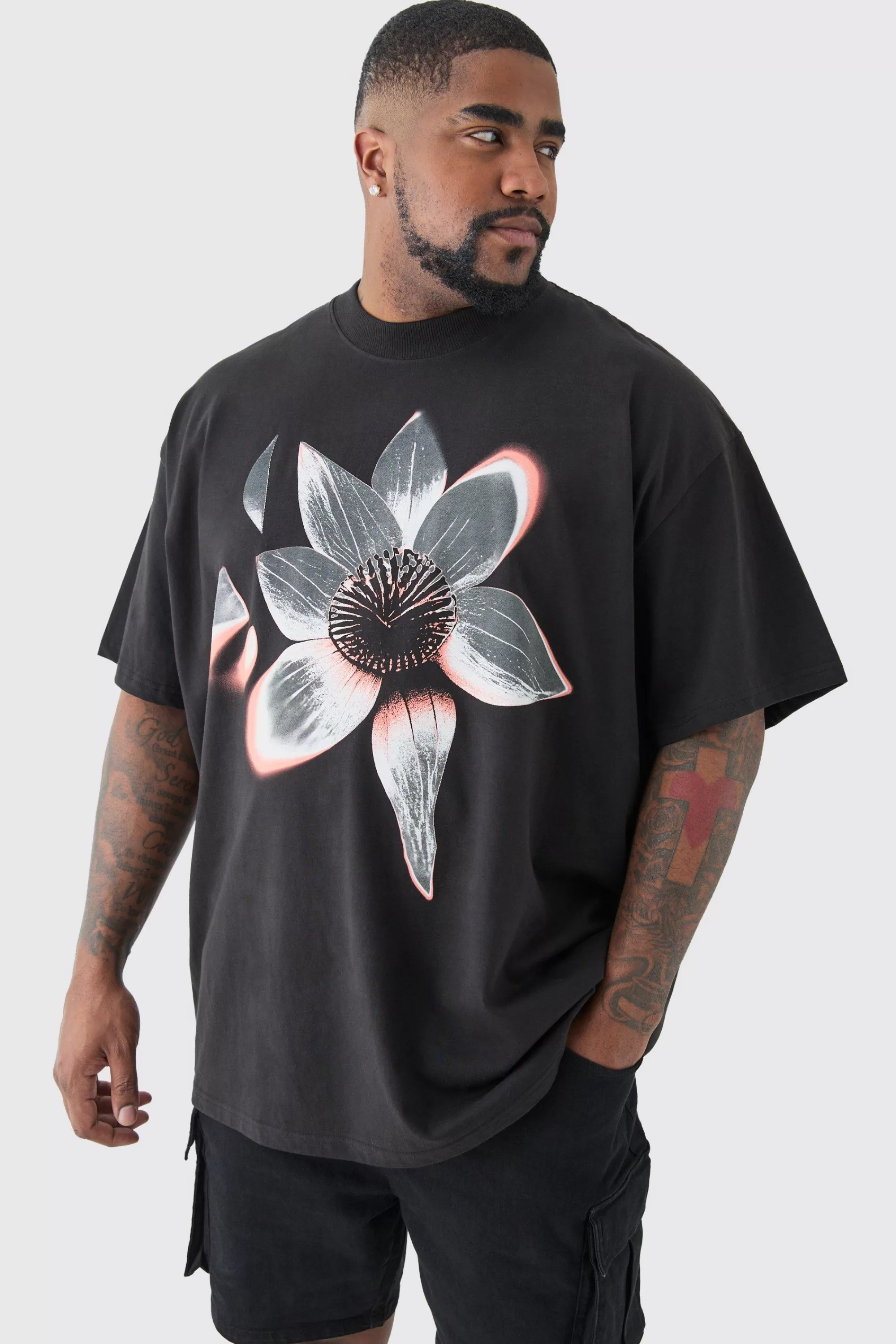 boohooMAN Plus Oversized Extended Neck Abstract Floral Print T-shirt | UK black Shop