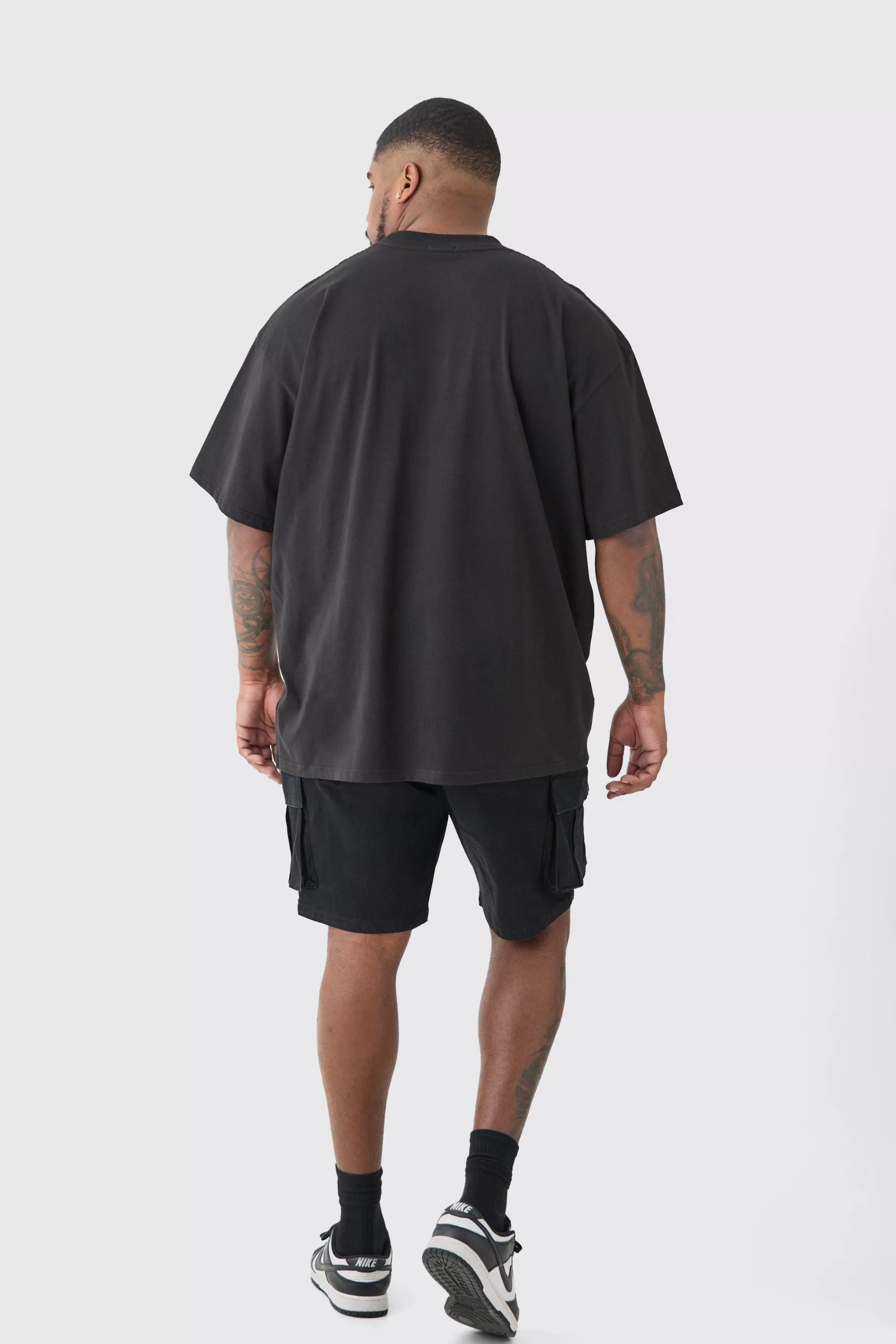 boohooMAN Plus Oversized Extended Neck Abstract Floral Print T-shirt | UK black Shop
