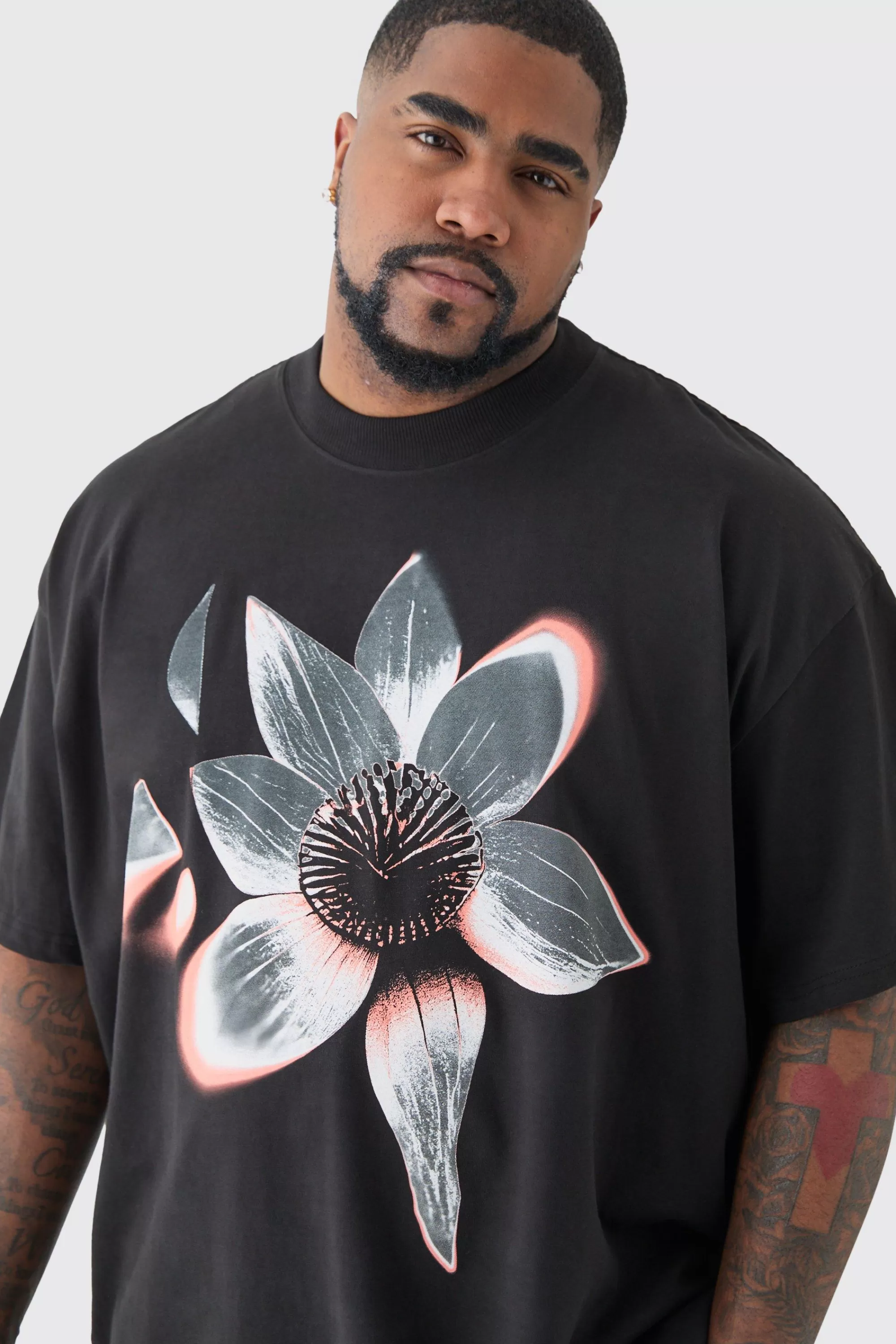 boohooMAN Plus Oversized Extended Neck Abstract Floral Print T-shirt | UK black Shop