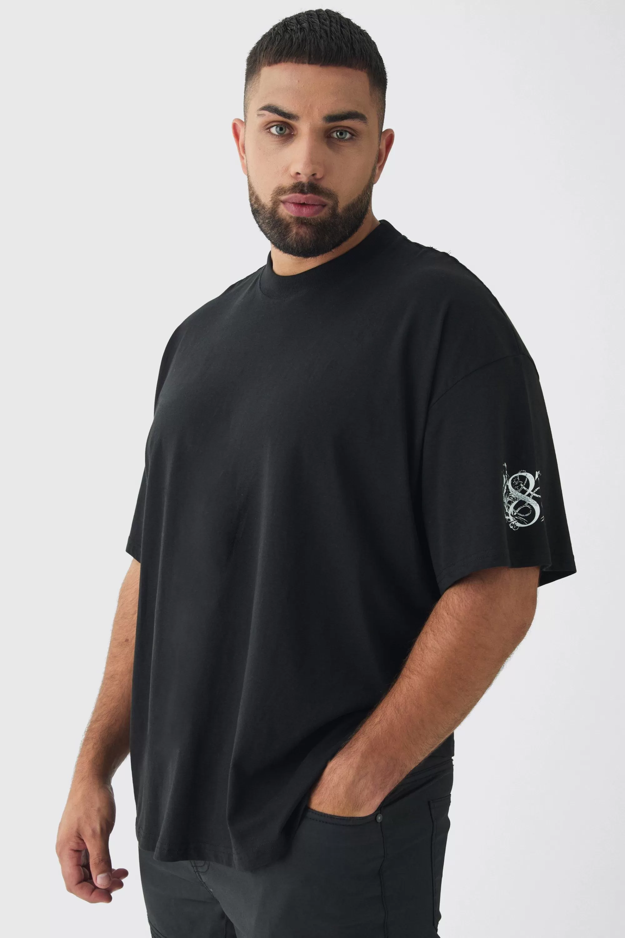 boohooMAN Plus Oversized Extended Neck Homme Print T-Shirt | UK black Online