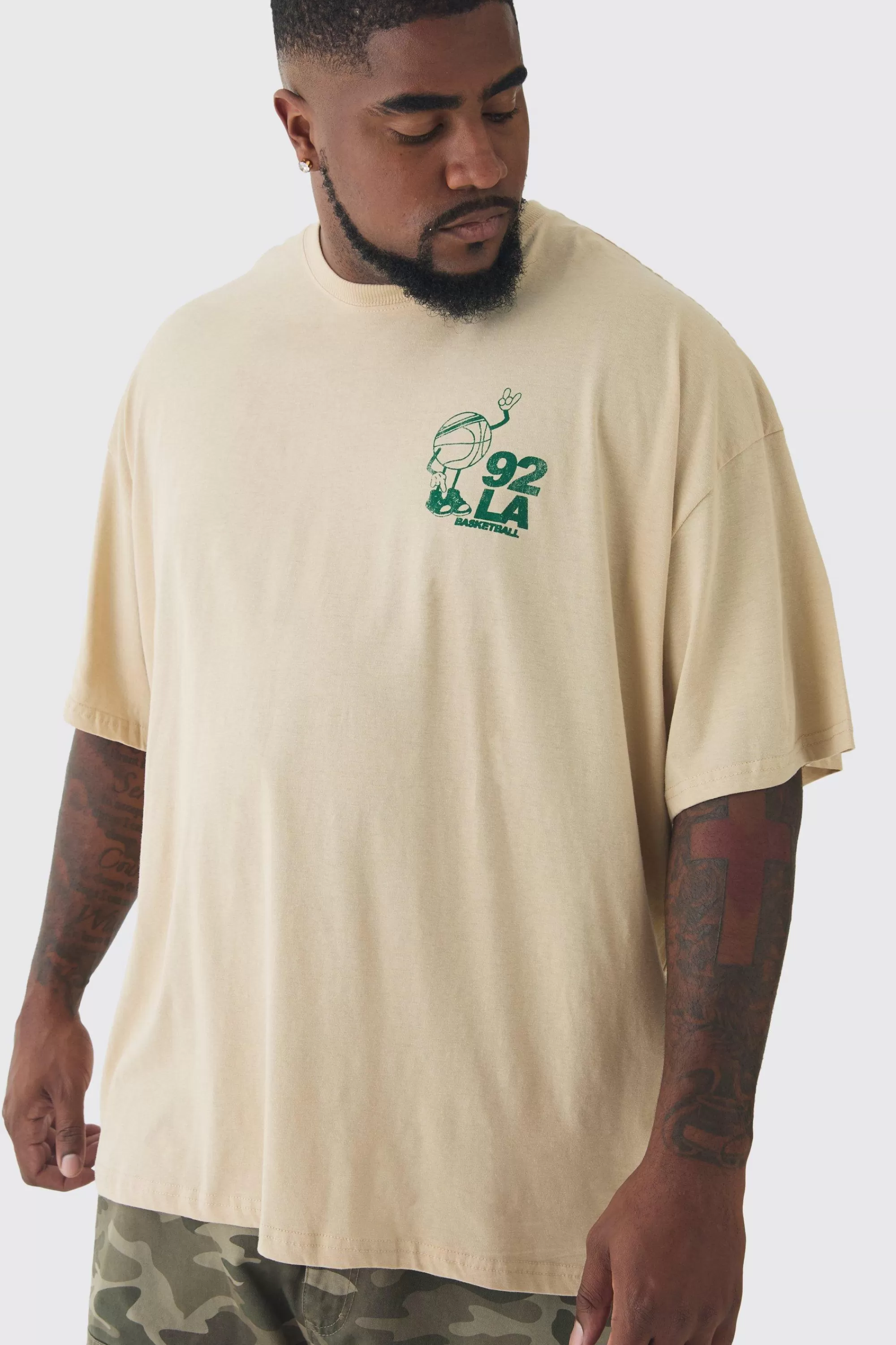 boohooMAN Plus Oversized LA Basketball Graphic T-Shirt | UK sand Shop