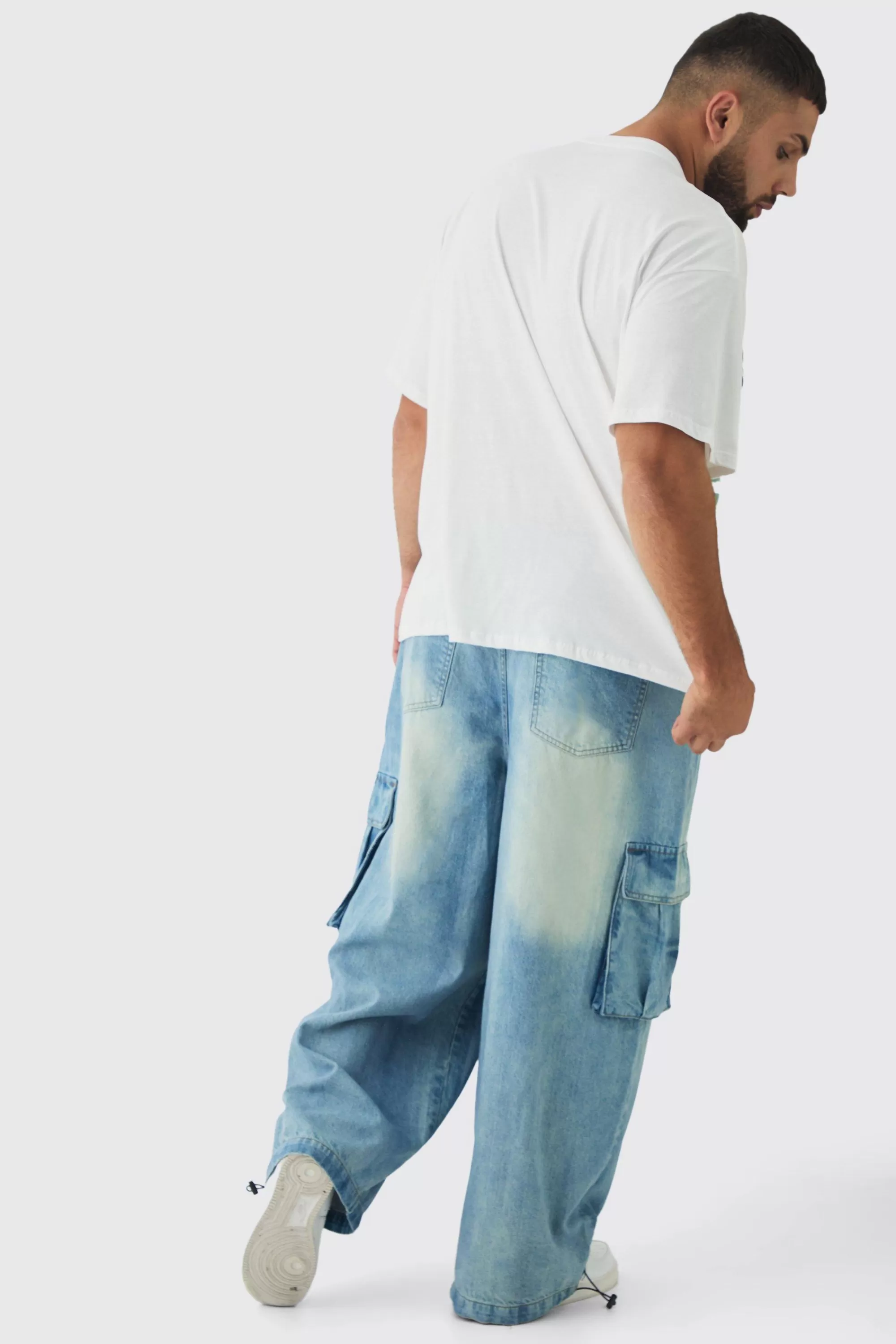 boohooMAN Plus Oversized Large Scale Foo Fighters License T-Shirt | UK white Online