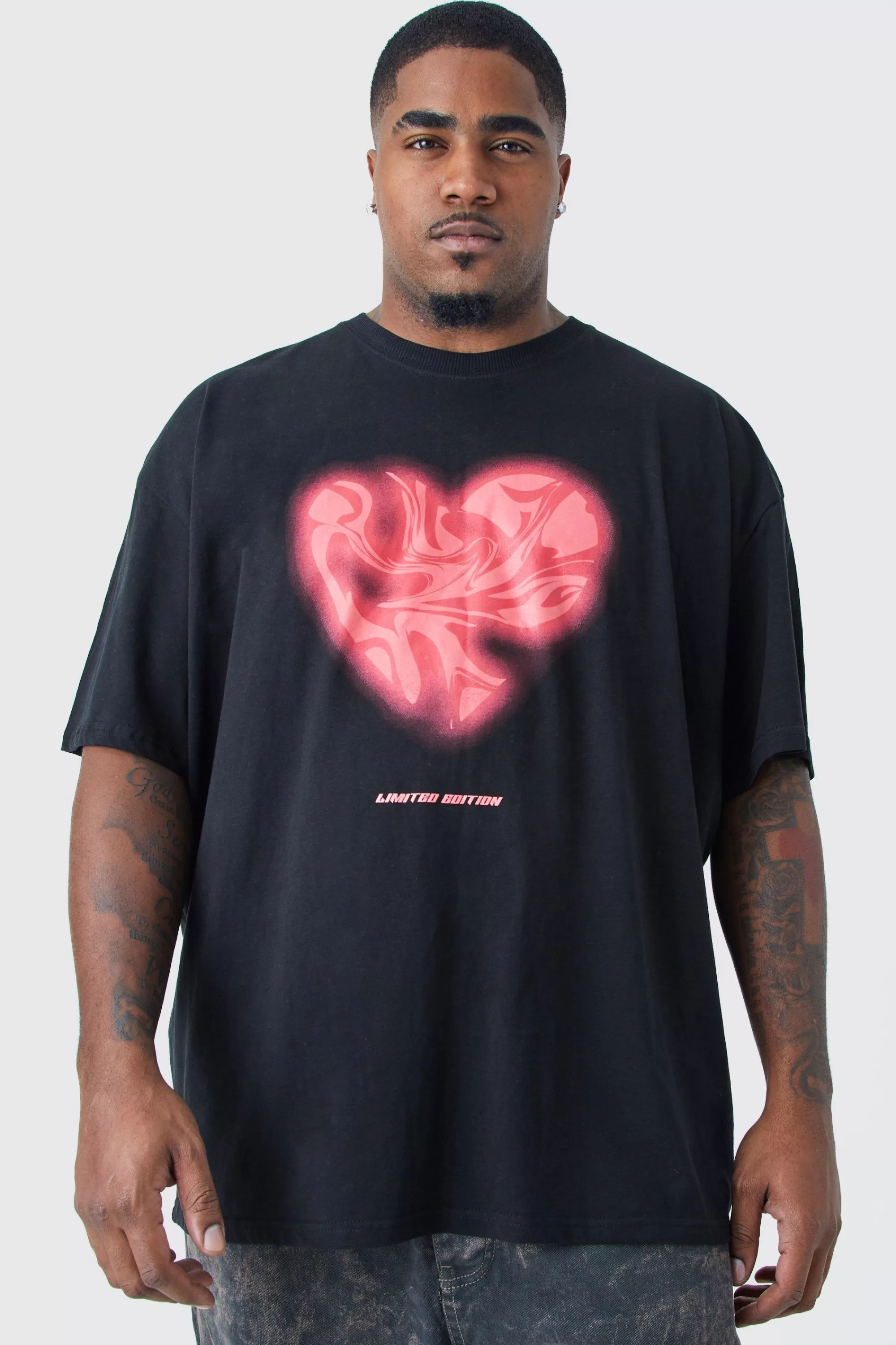 boohooMAN Plus Oversized Marble Heart Graphic T-shirt | UK black Shop