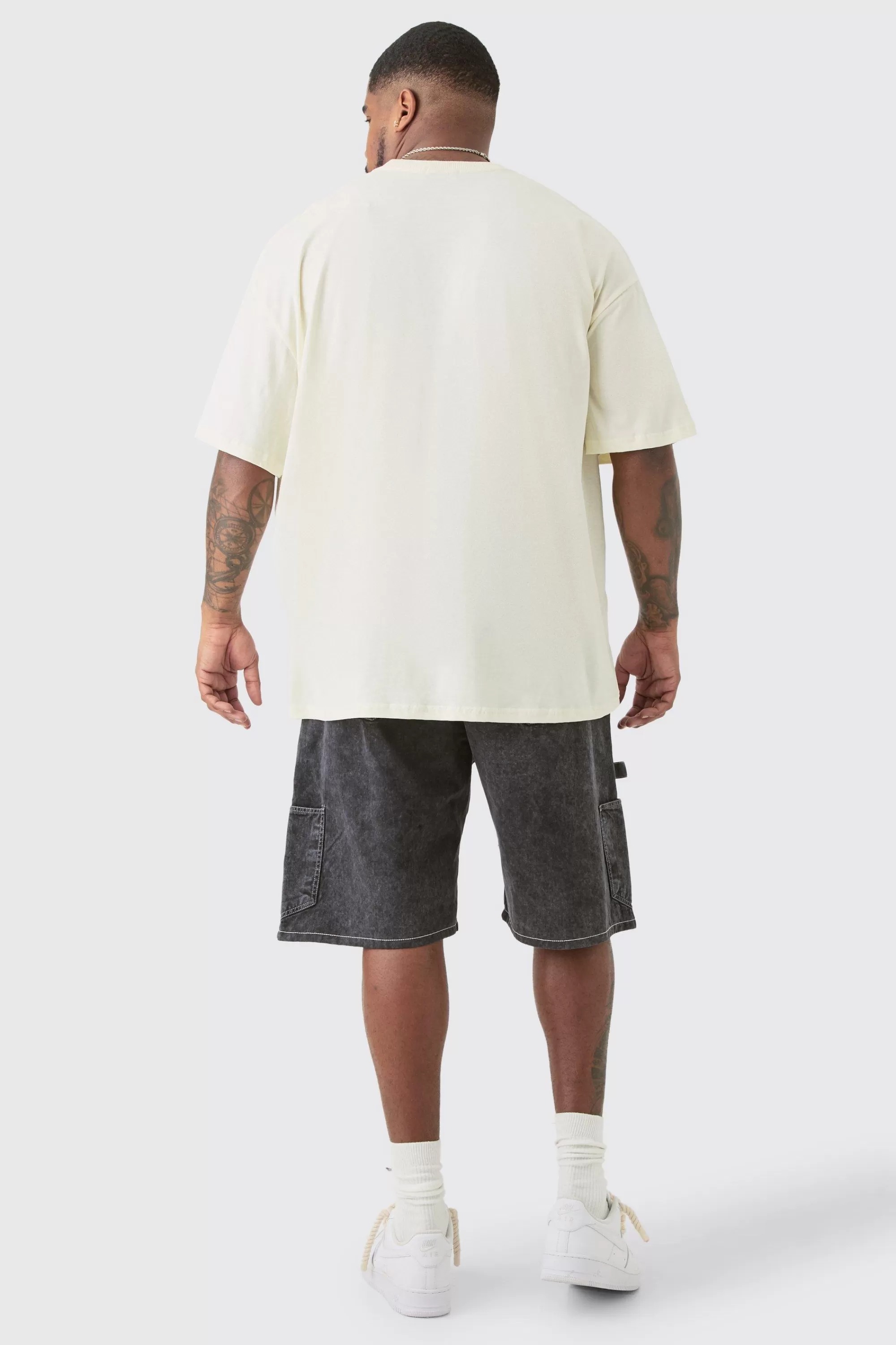 boohooMAN Plus Oversized Metallic Homme Lips Print T-shirt In | UK ecru Online