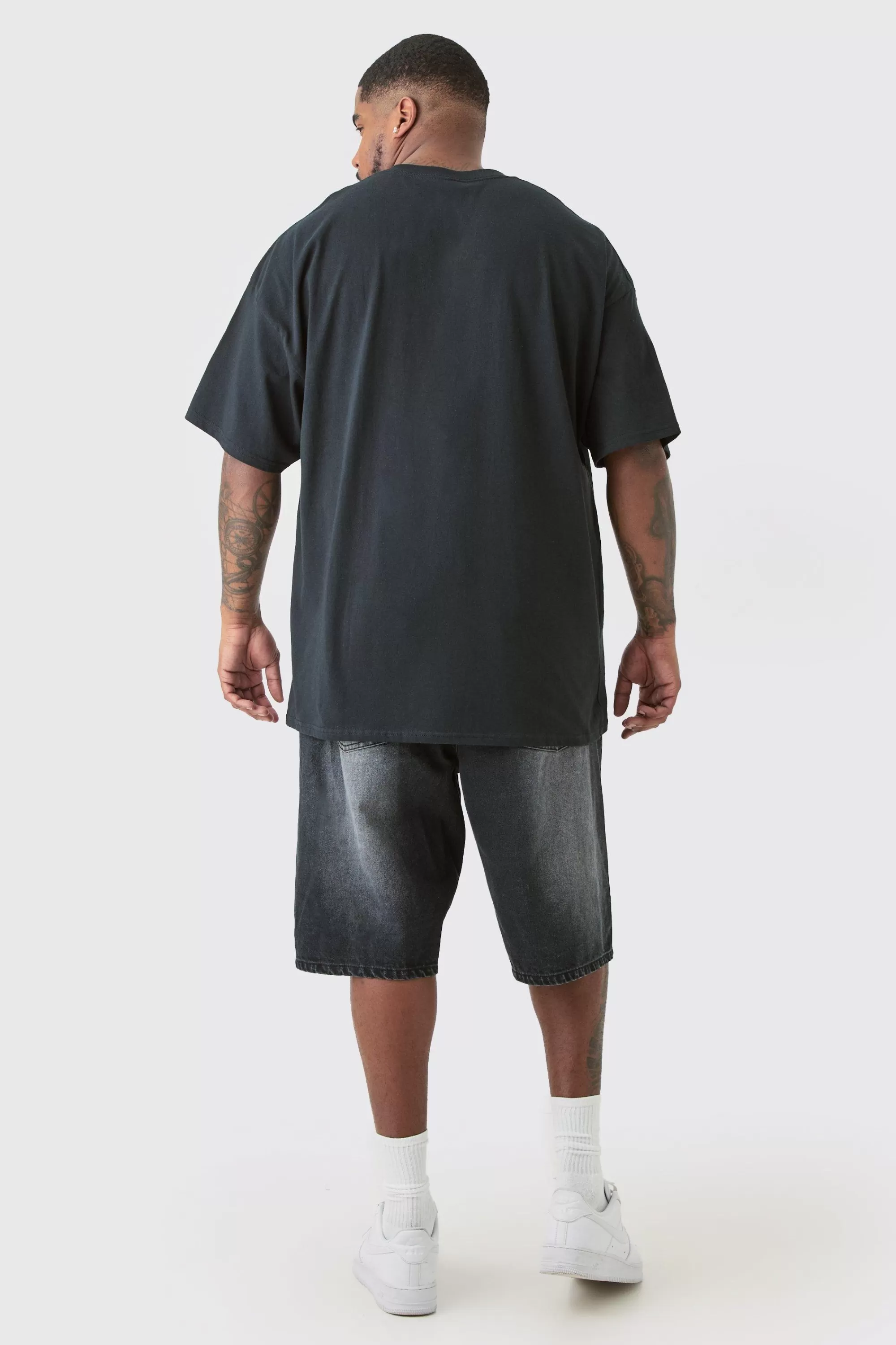 boohooMAN Plus Oversized Mickey Mouse License T-shirt In | UK black Shop