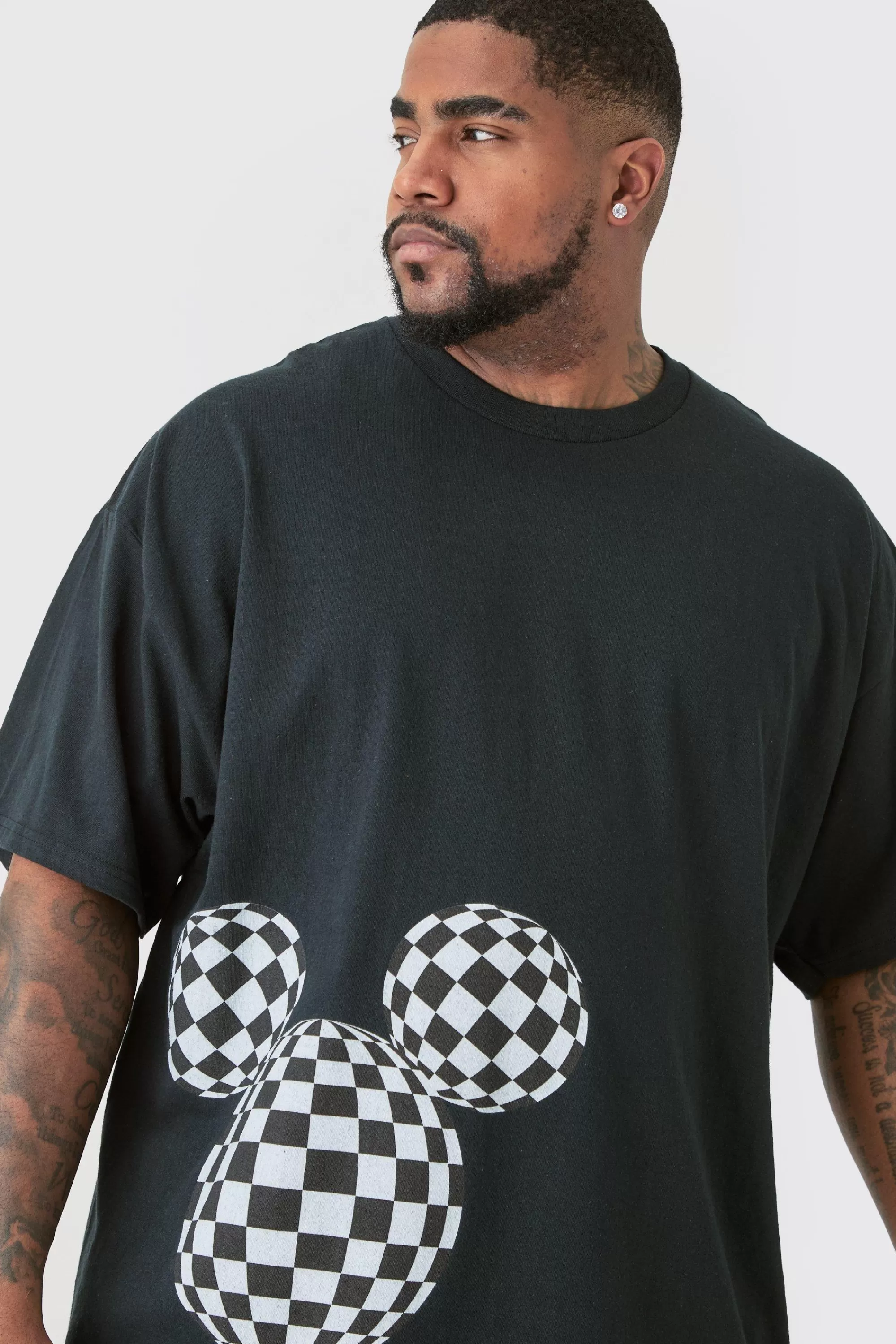 boohooMAN Plus Oversized Mickey Mouse License T-shirt In | UK black Shop