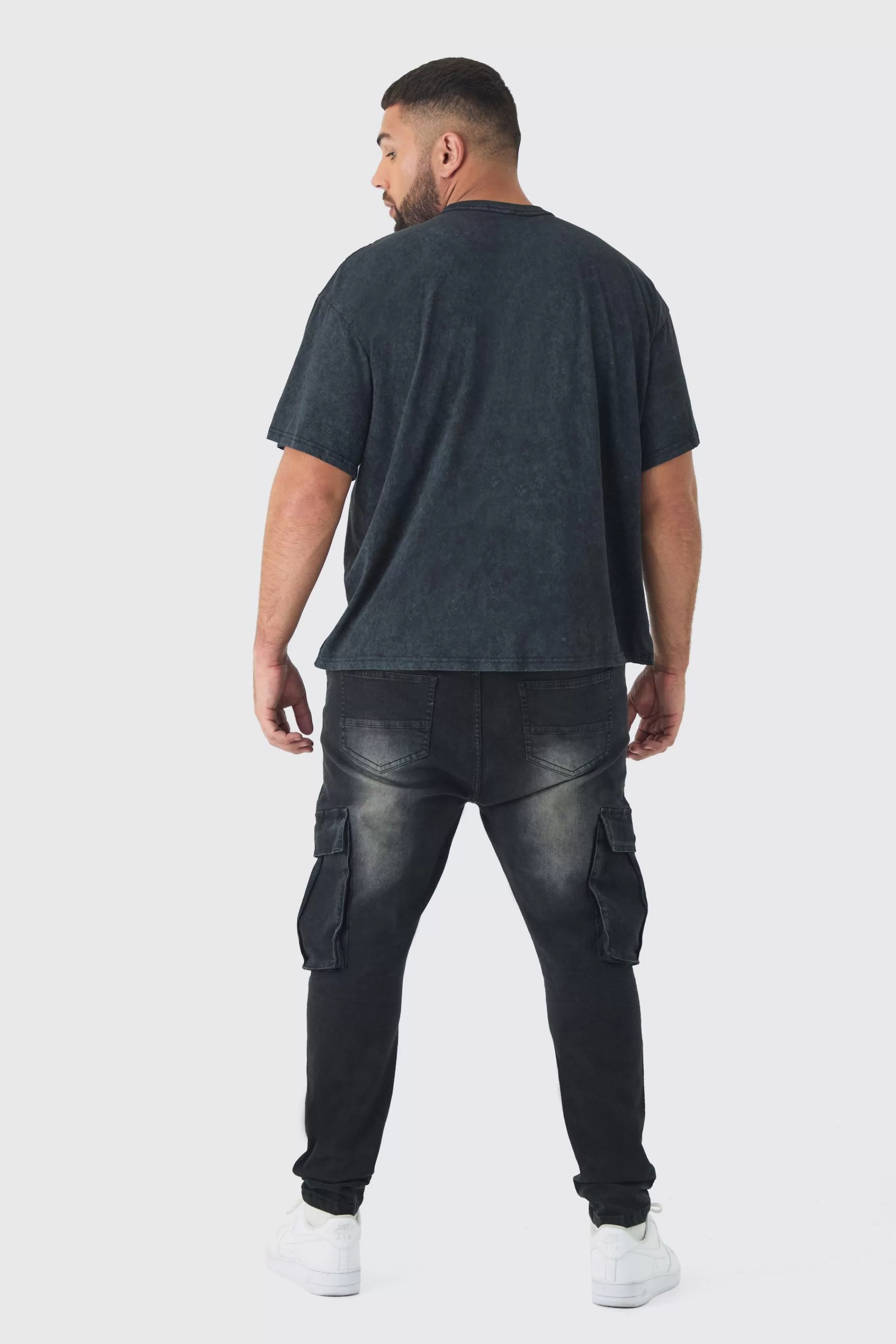 boohooMAN Plus Oversized Skull Acid Wash T-Shirt | UK charcoal Outlet