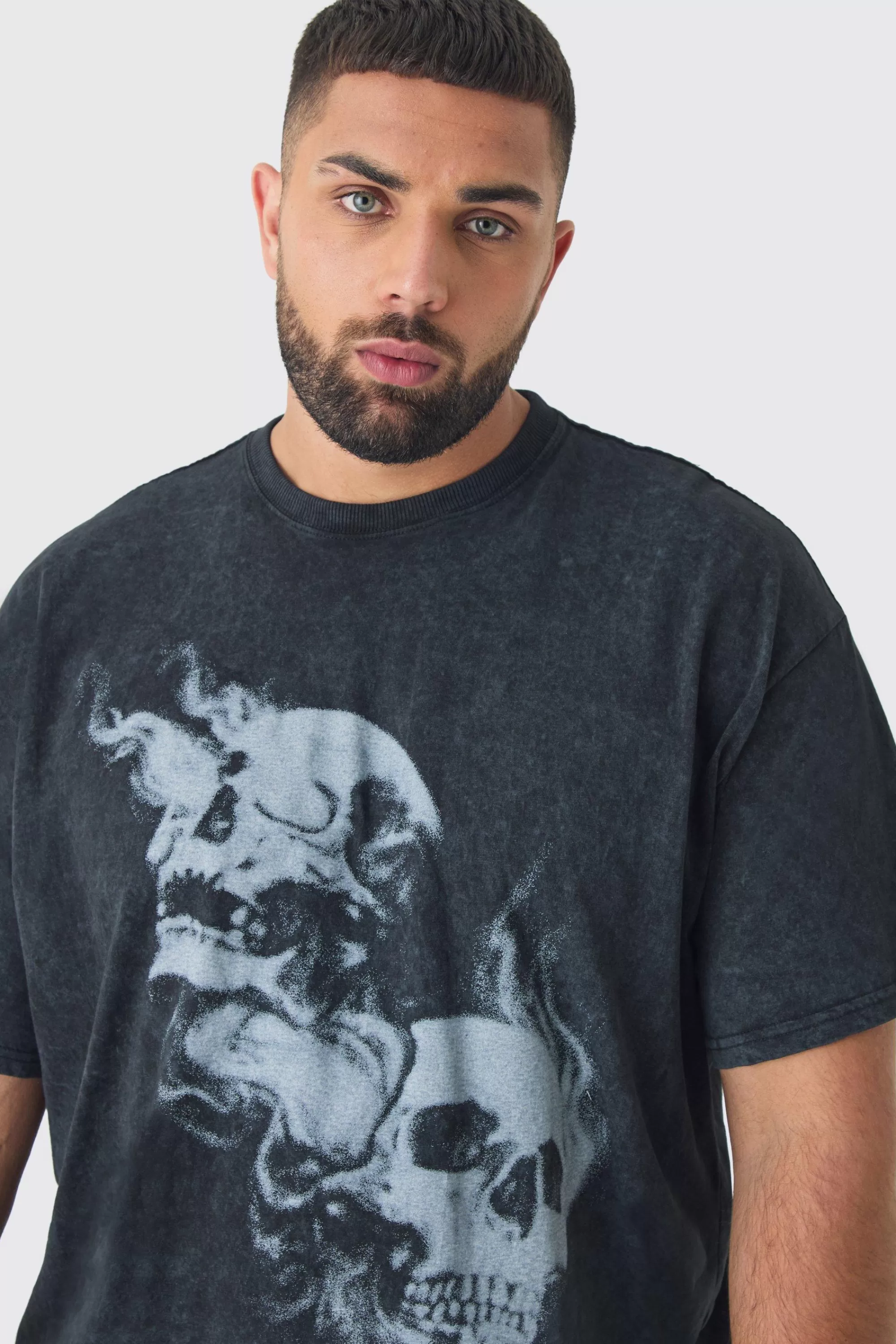 boohooMAN Plus Oversized Skull Acid Wash T-Shirt | UK charcoal Outlet
