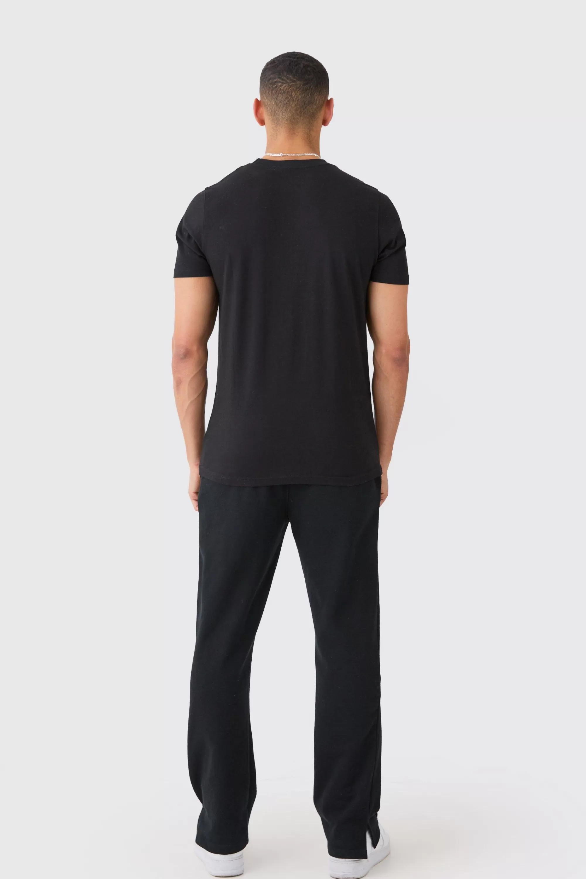 boohooMAN Slim Basic T-shirt | UK black Store