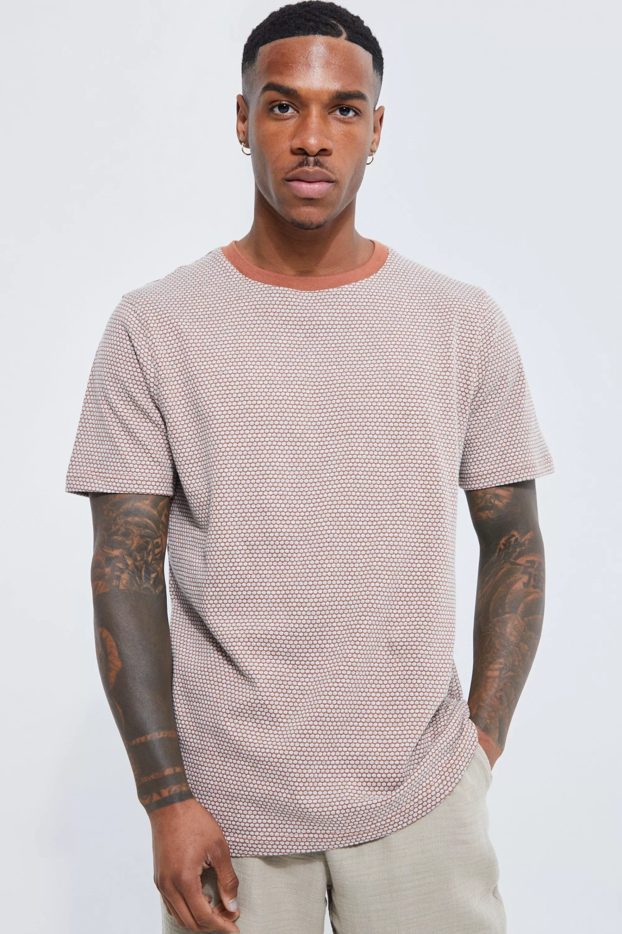 boohooMAN Slim Fit Honeycomb Jacquard T-shirt | UK Clearance