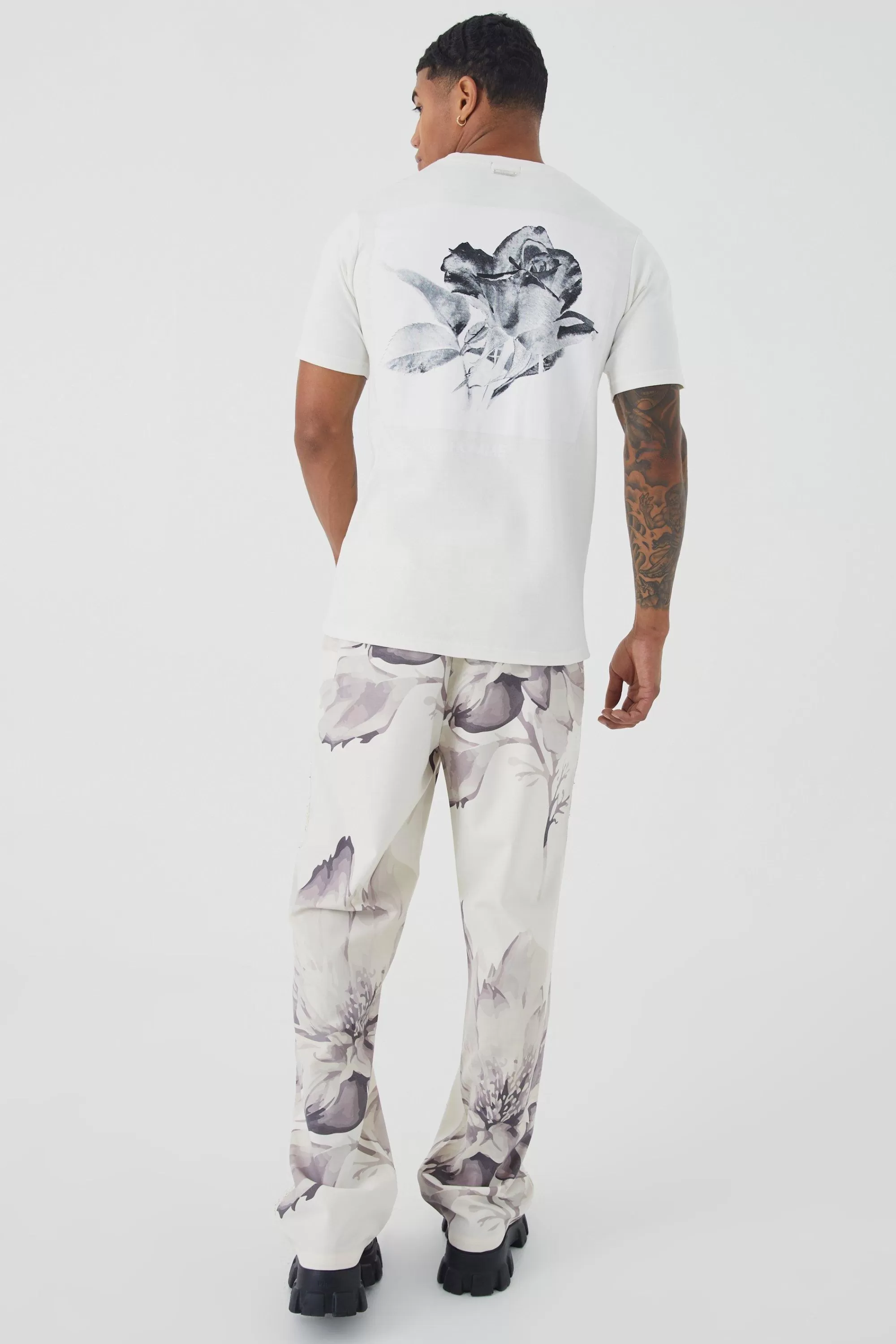 boohooMAN Slim Heavyweight Interlock Homme Graphic T-shirt | UK ecru Shop