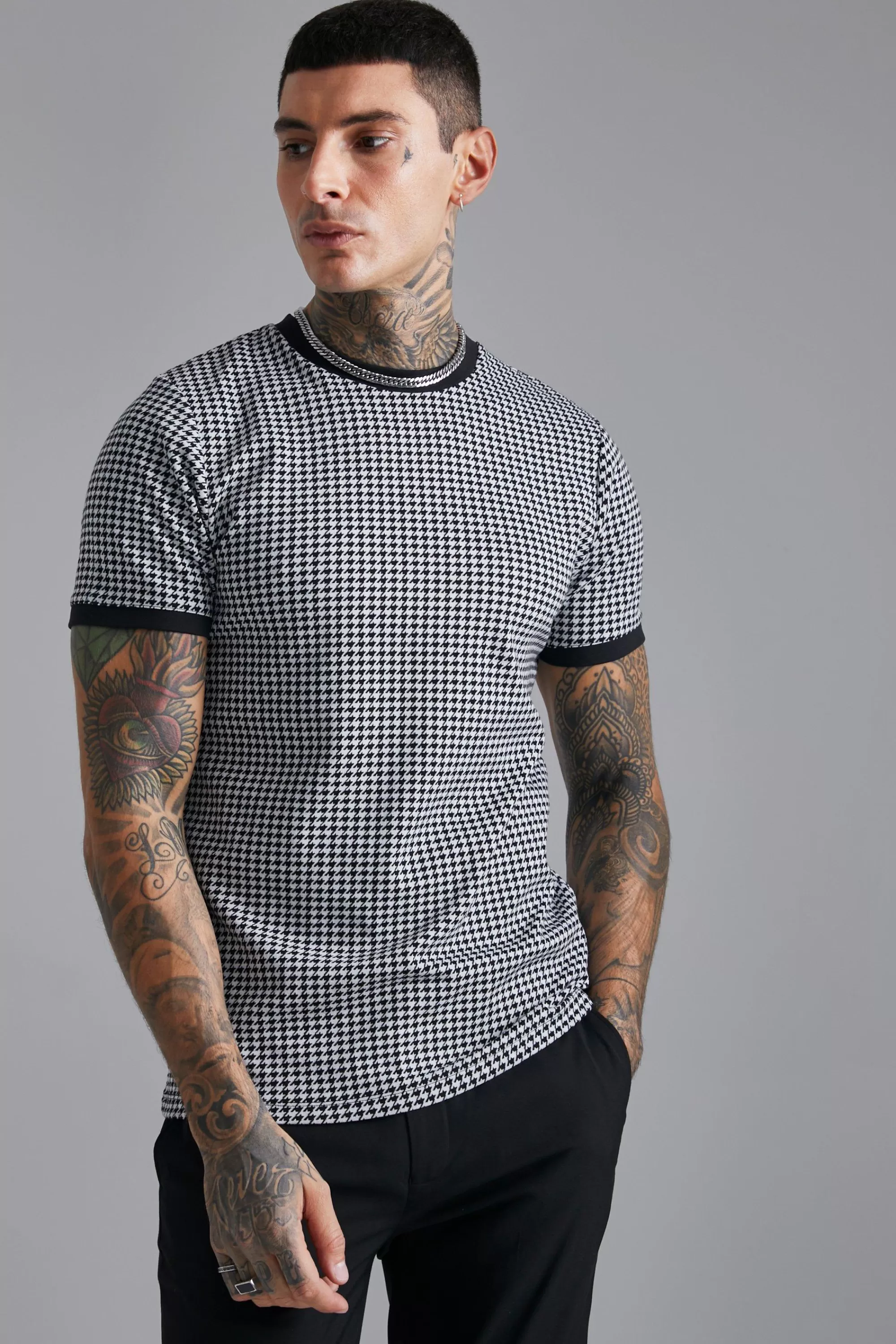 boohooMAN Smart Slim Dogtooth Jacquard Ringer T-shirt | UK black Fashion