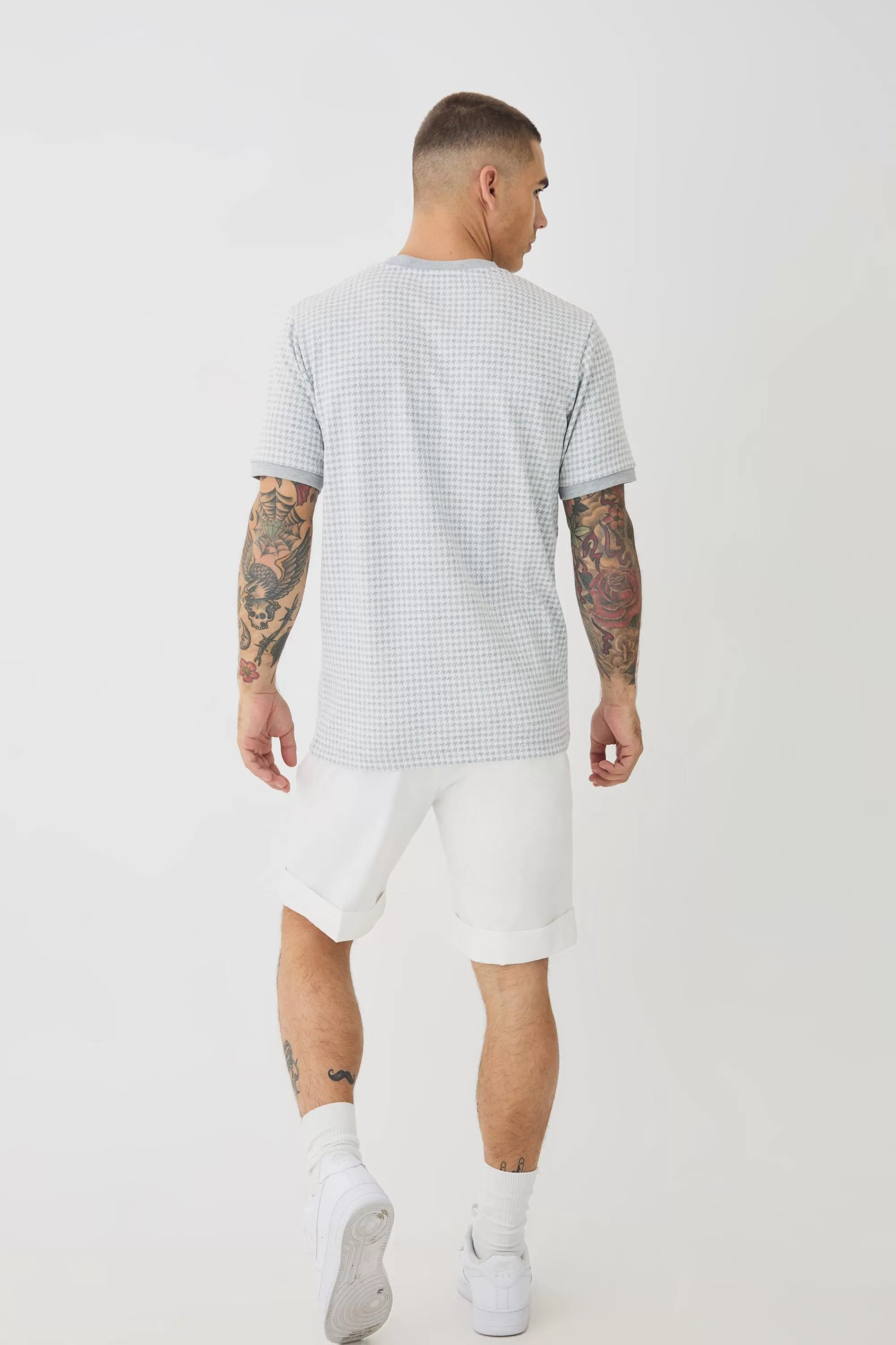 boohooMAN Smart Slim Dogtooth Jacquard Ringer T-shirt | UK light grey Best Sale