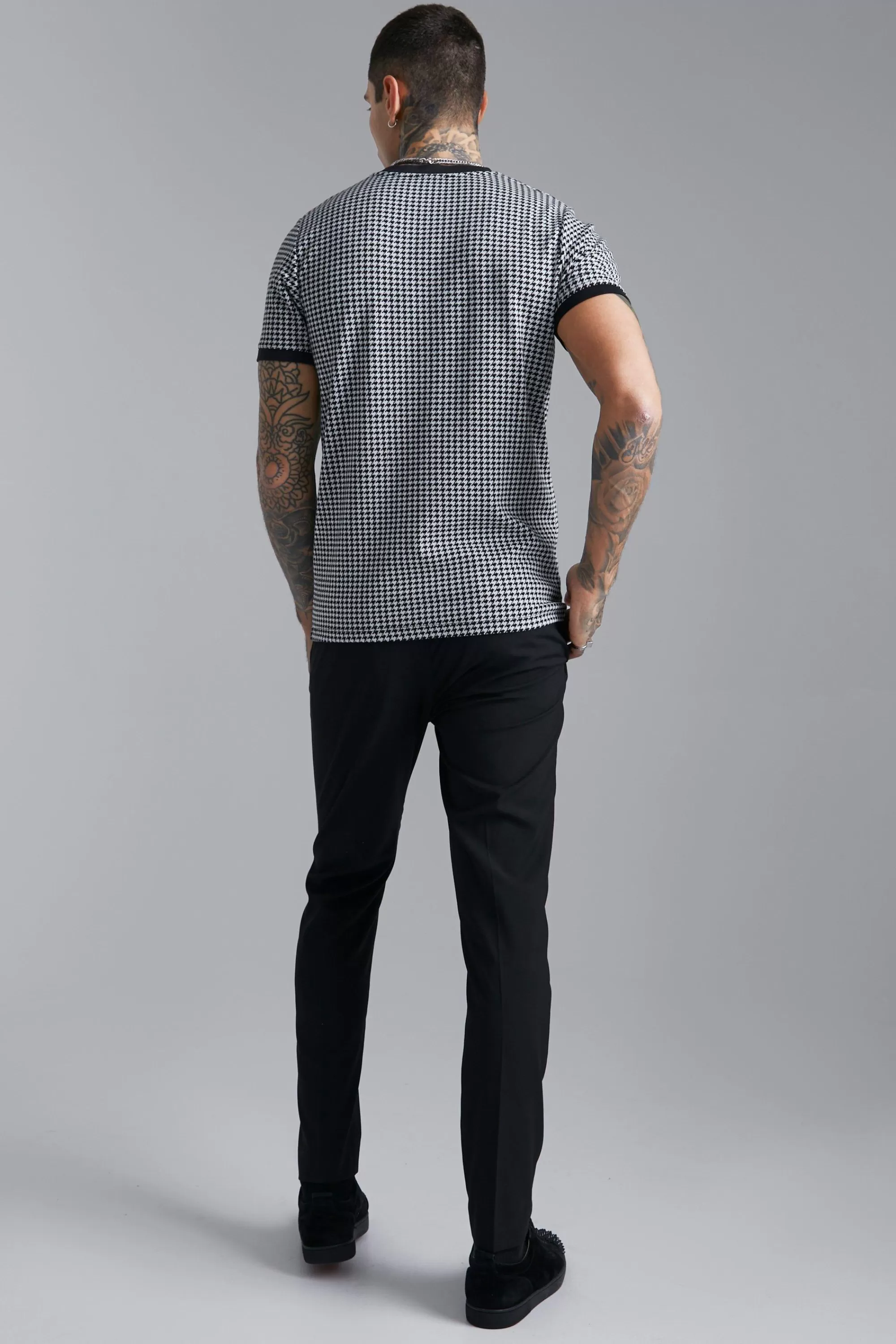 boohooMAN Smart Slim Dogtooth Jacquard Ringer T-shirt | UK black Fashion