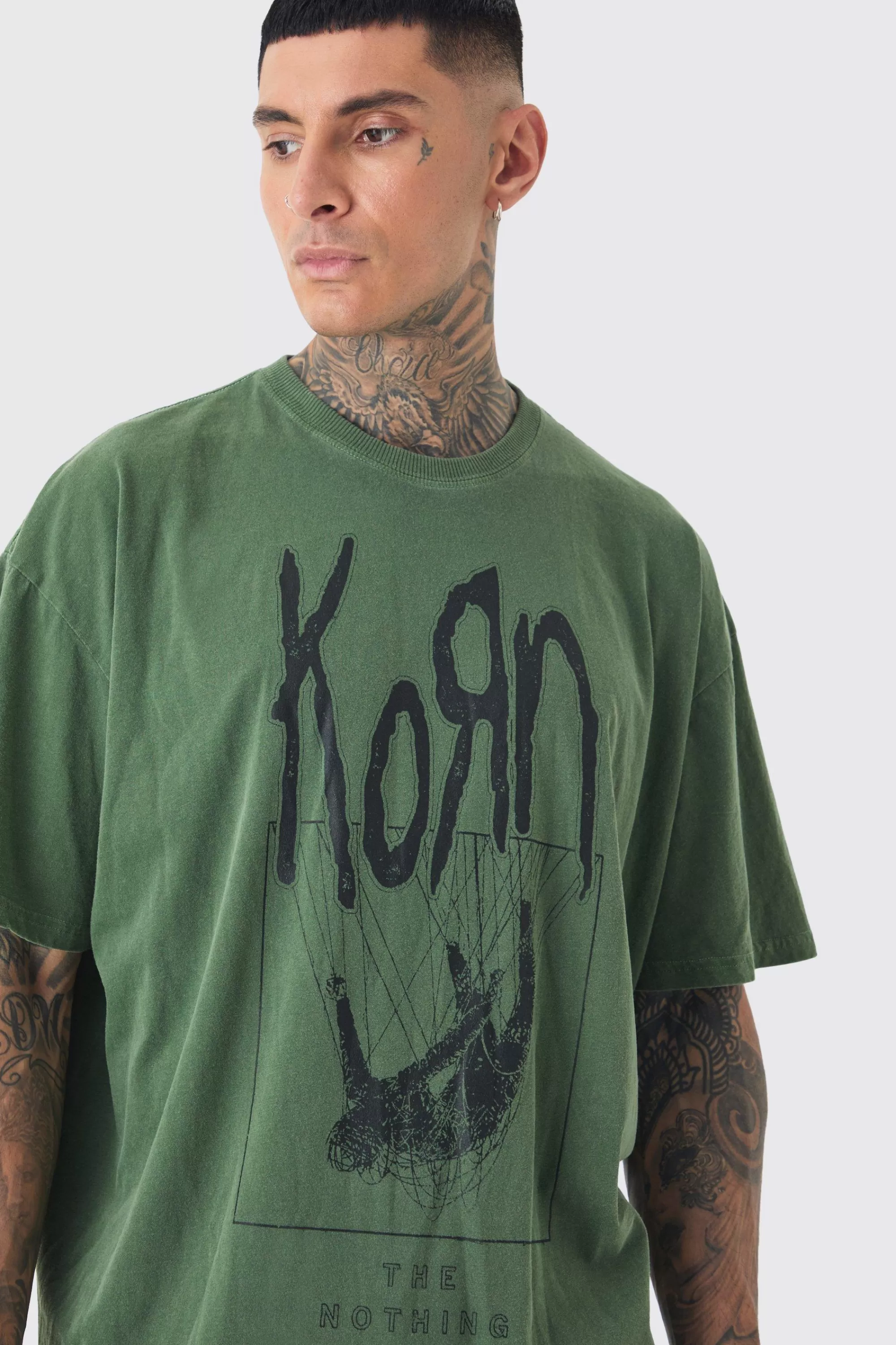 boohooMAN Tall Korn License Print T-shirt In | UK green Discount