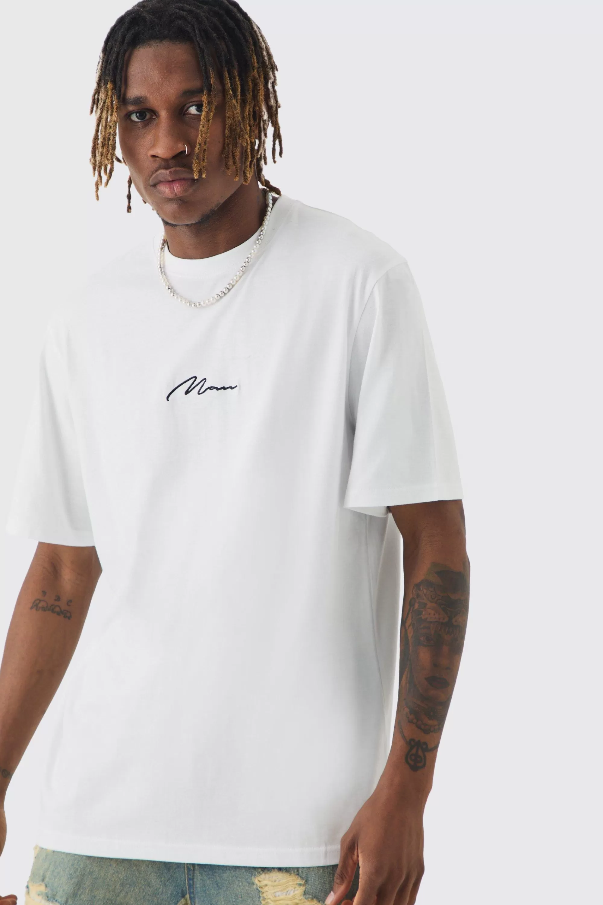 boohooMAN Tall Man Signature Chest Print T-shirt | UK white Clearance
