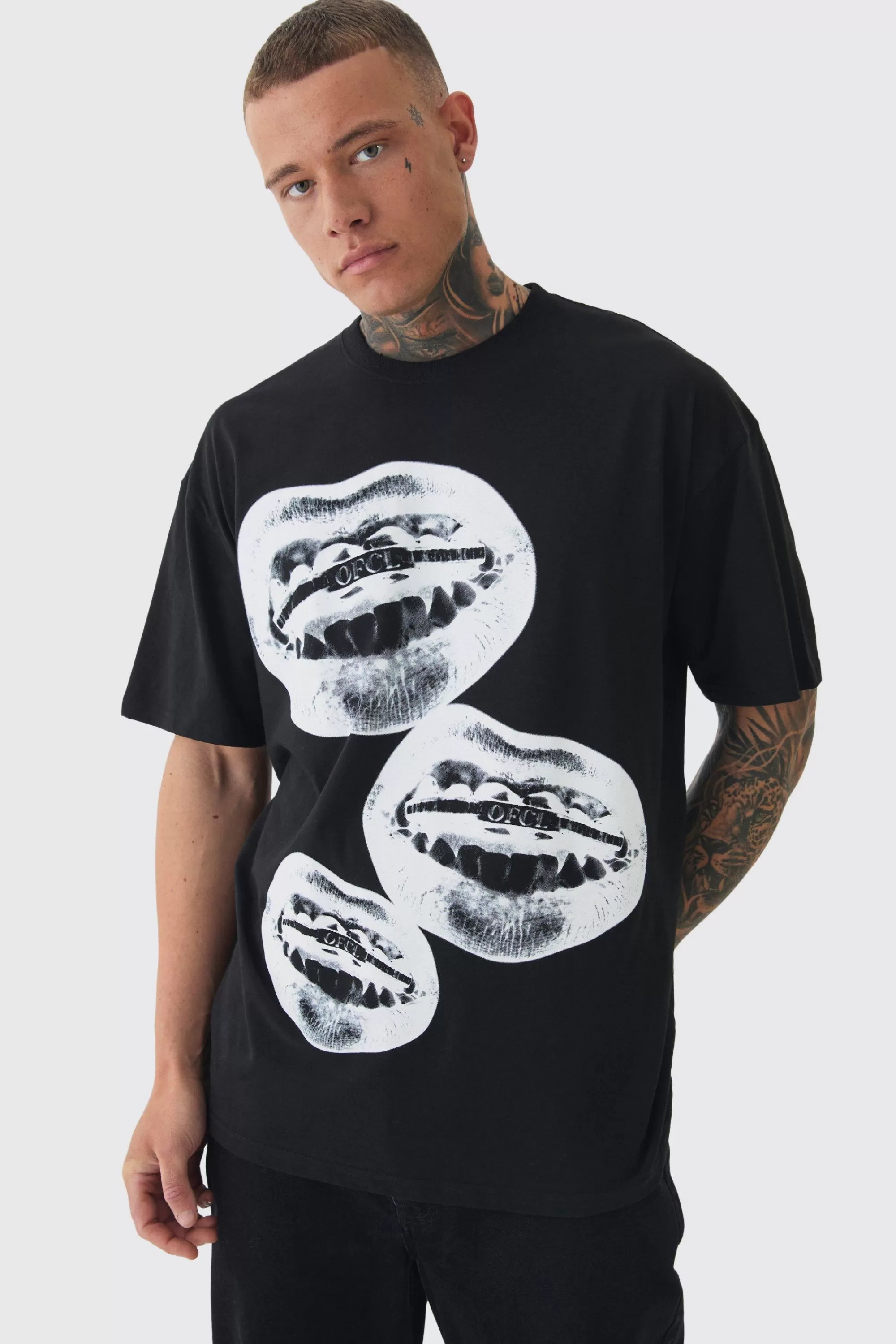 boohooMAN Tall OFCL Lips Printed T-shirt In | UK black Store