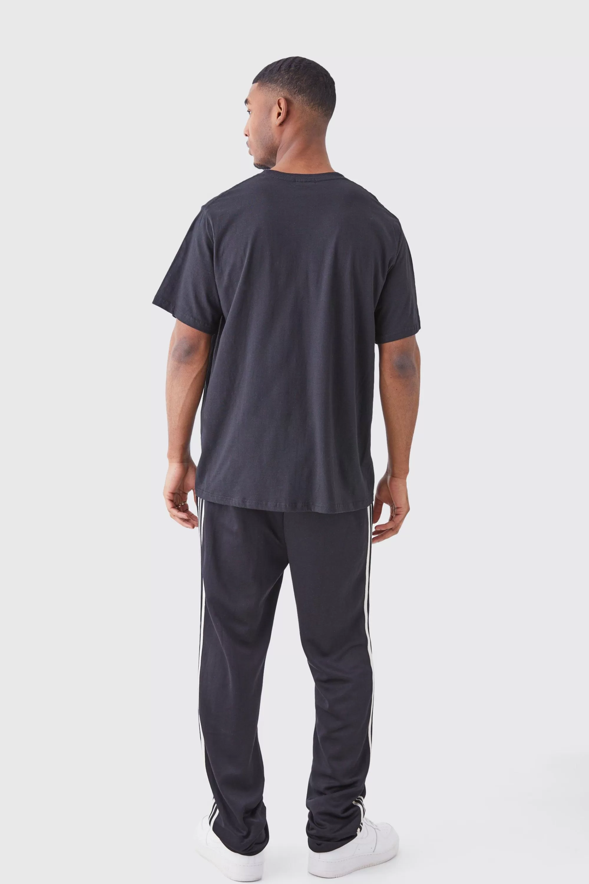 boohooMAN Tall Oversized Barbwire Chest Print T-shirt | UK black Flash Sale