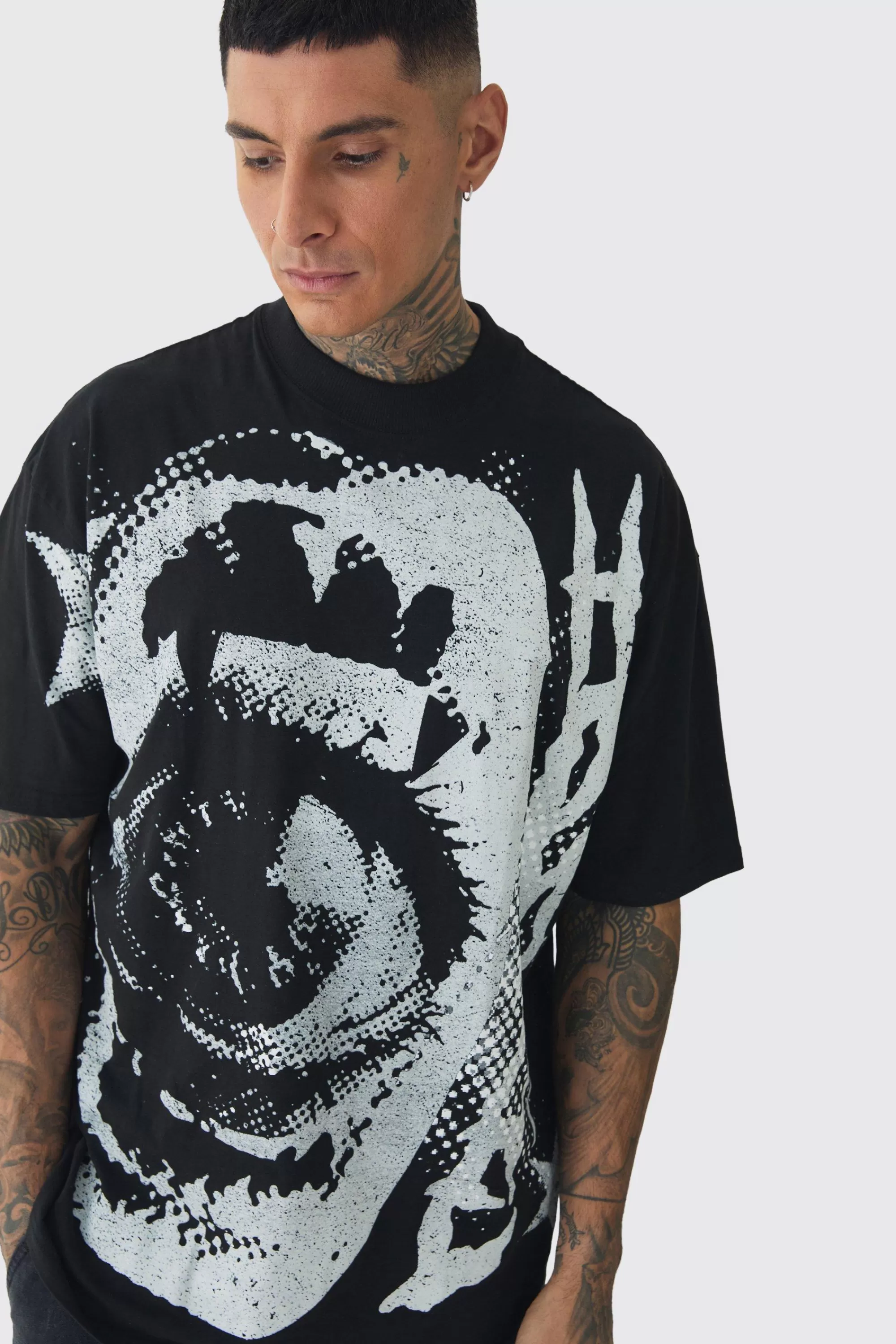 boohooMAN Tall Oversized Extended Neck Eye Large Scale Print T-Shirt | UK black Flash Sale